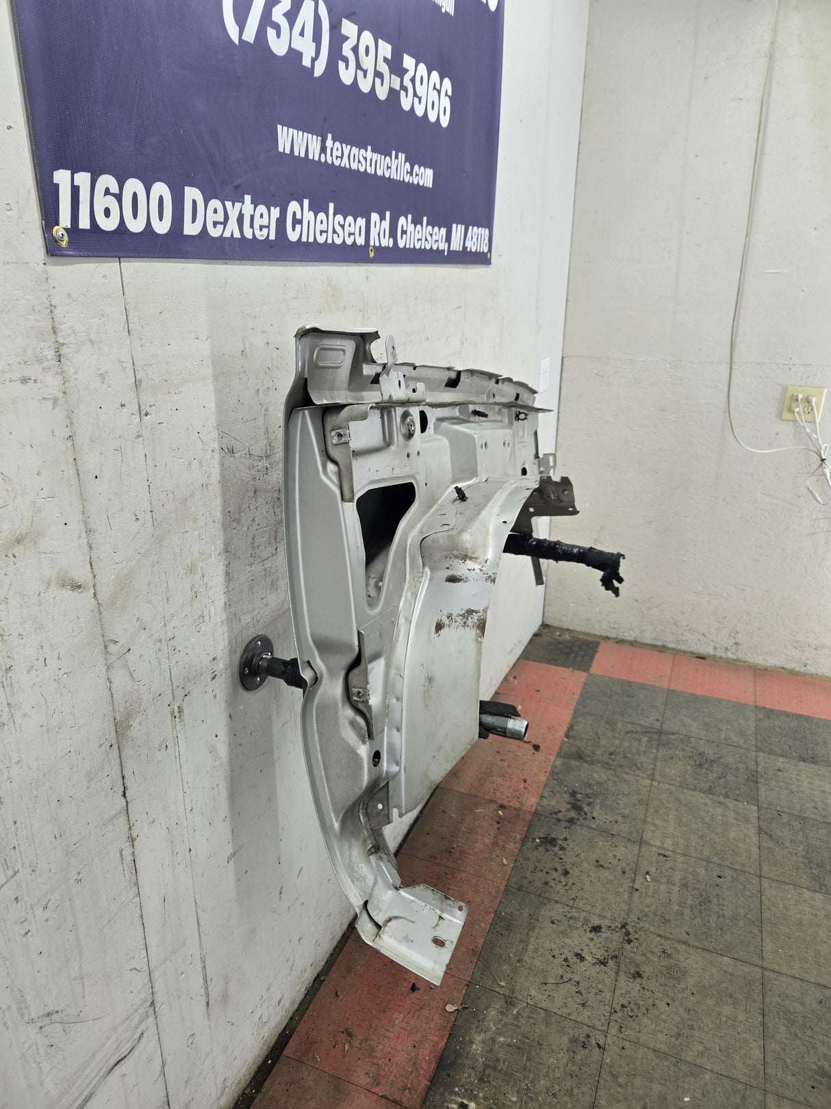 2003-2007 Chevrolet Silverado / Tahoe / Suburban 1500 2500 3500 HD LH Driver Side "Cateye" Front Fender - Pewter/Tan