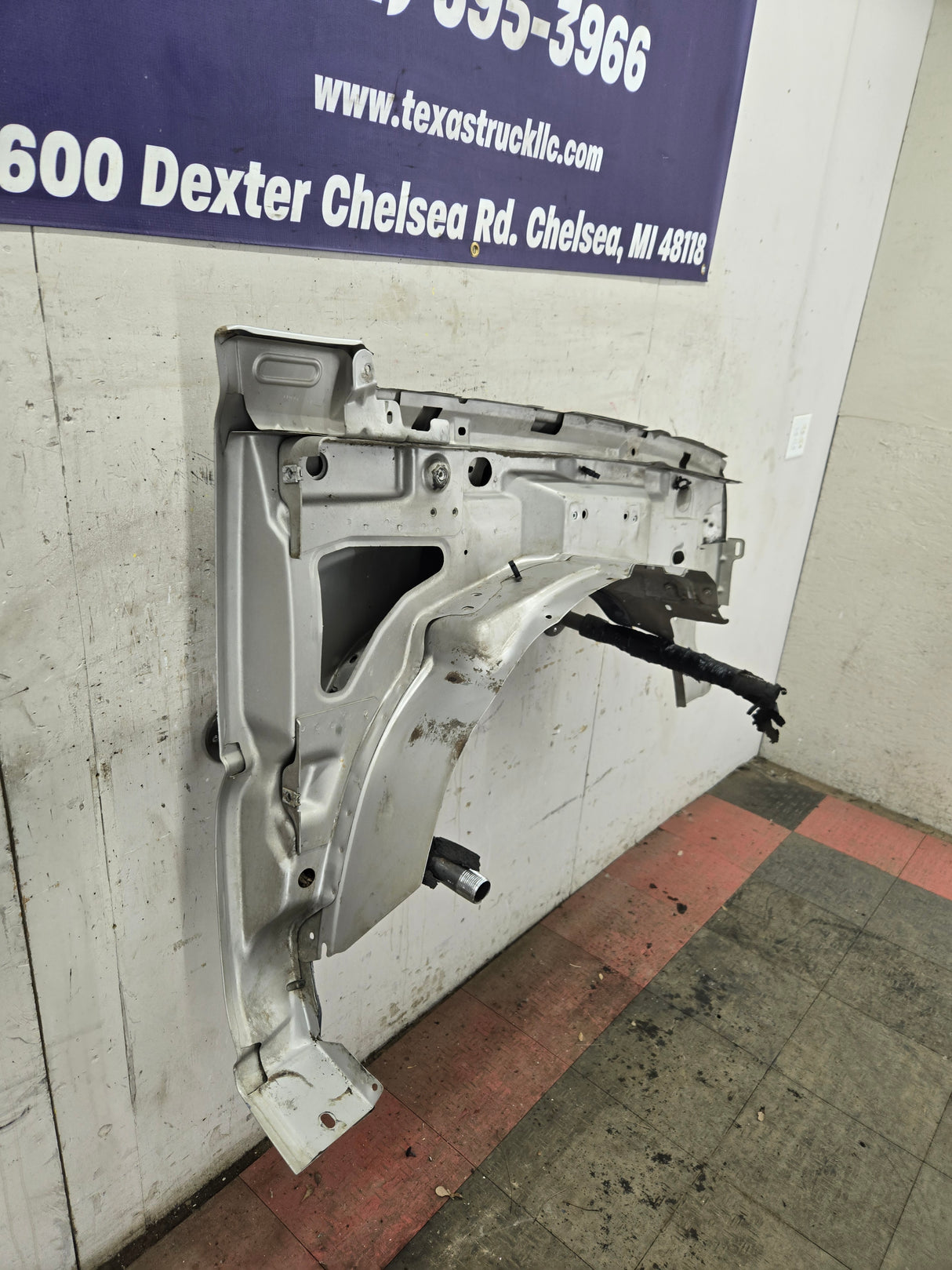 2003-2007 Chevrolet Silverado / Tahoe / Suburban 1500 2500 3500 HD LH Driver Side "Cateye" Front Fender - Pewter/Tan