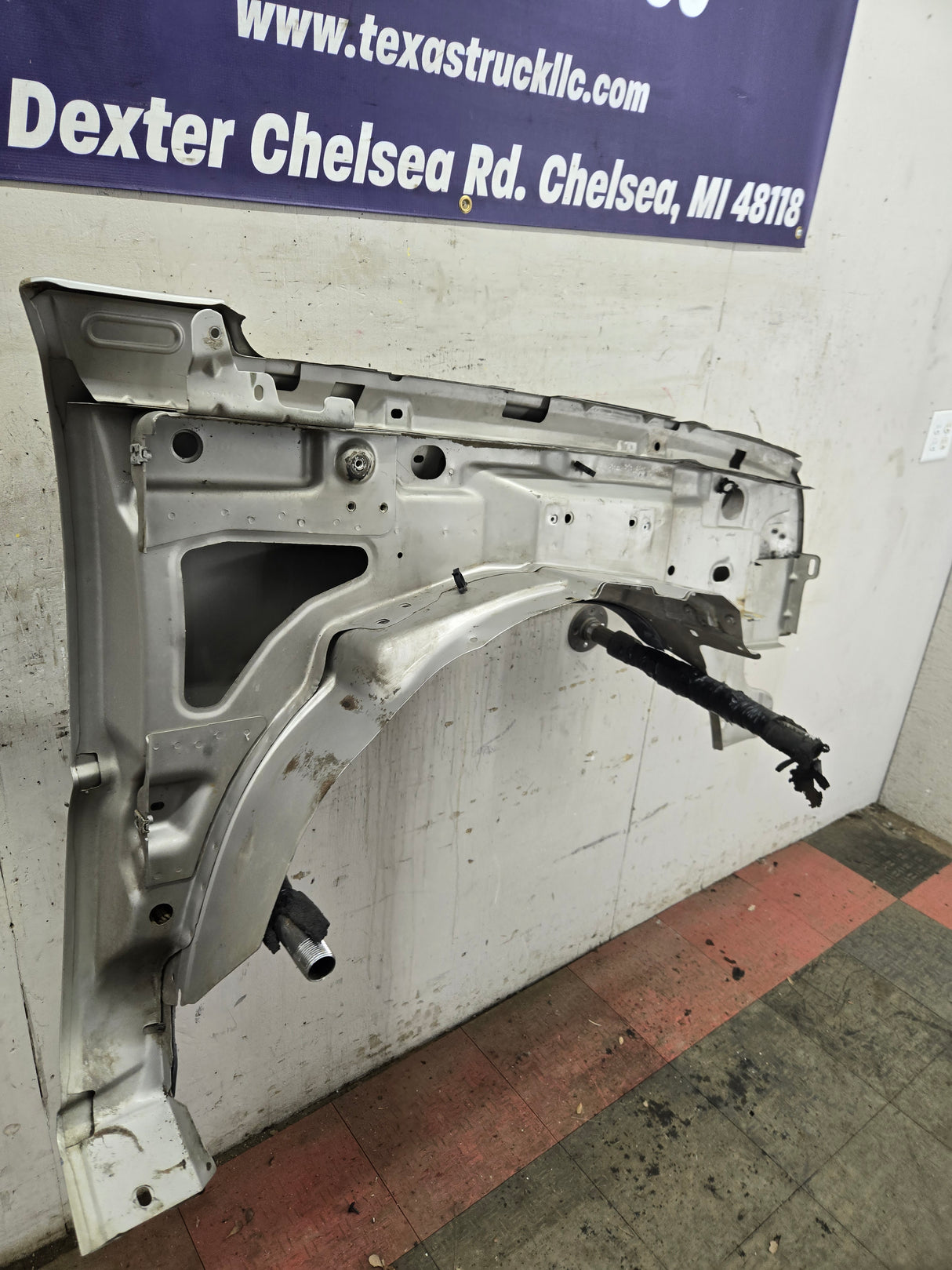 2003-2007 Chevrolet Silverado / Tahoe / Suburban 1500 2500 3500 HD LH Driver Side "Cateye" Front Fender - Pewter/Tan