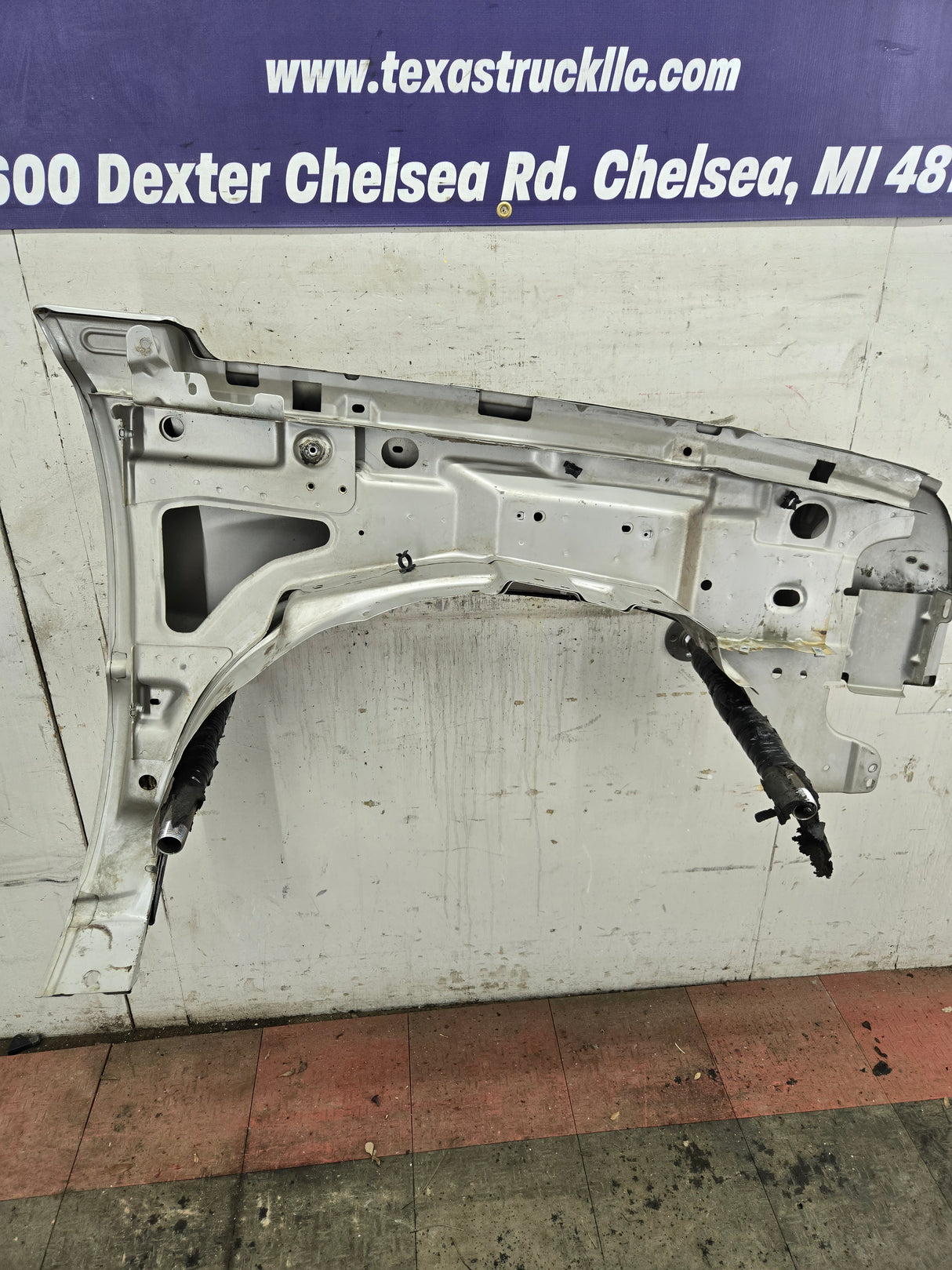 2003-2007 Chevrolet Silverado / Tahoe / Suburban 1500 2500 3500 HD LH Driver Side "Cateye" Front Fender - Pewter/Tan