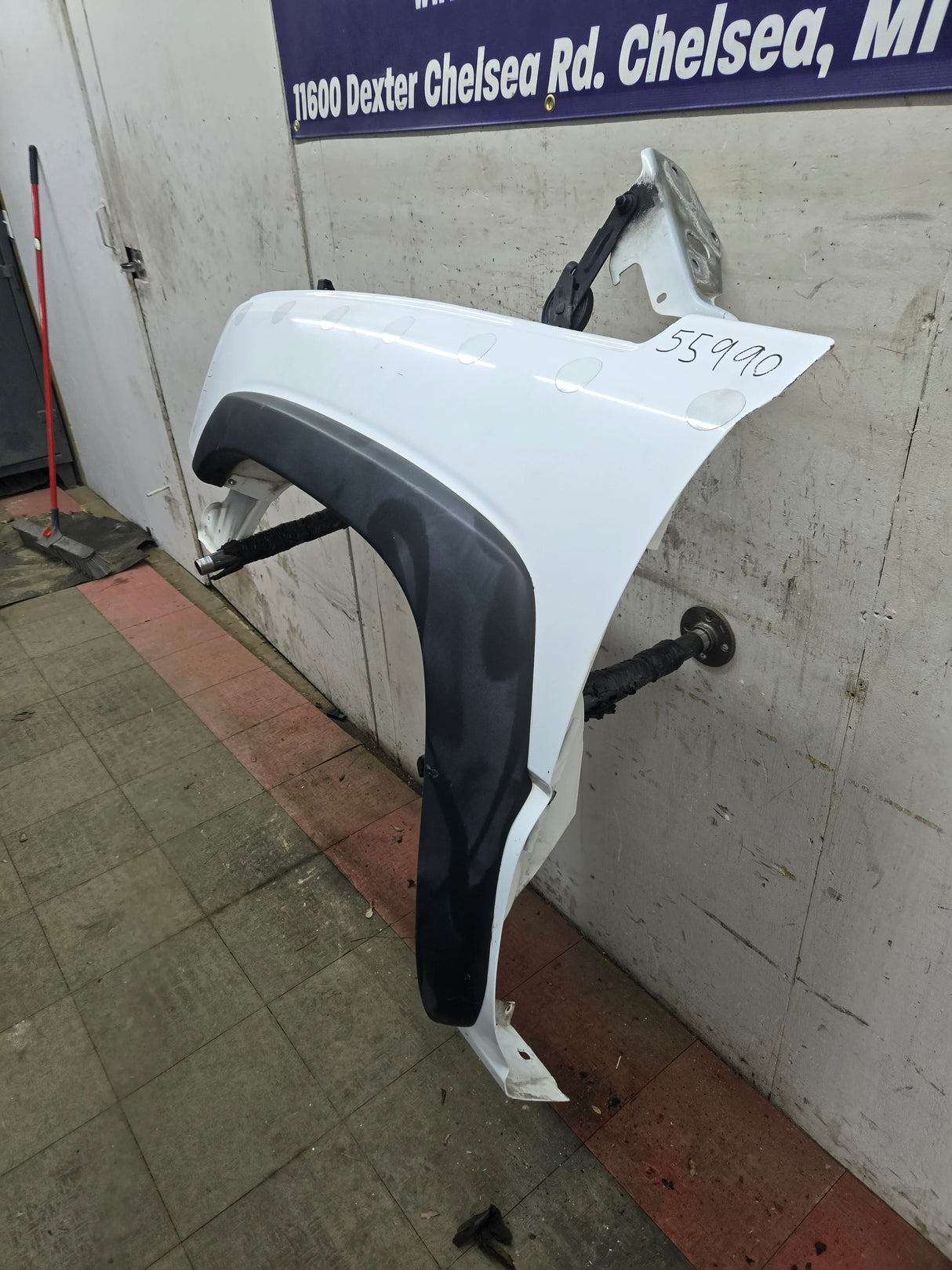 2003-2007 Chevrolet Silverado / Tahoe / Suburban 1500 2500 3500 HD LH Driver Side "Cateye" Front Fender - Summit White