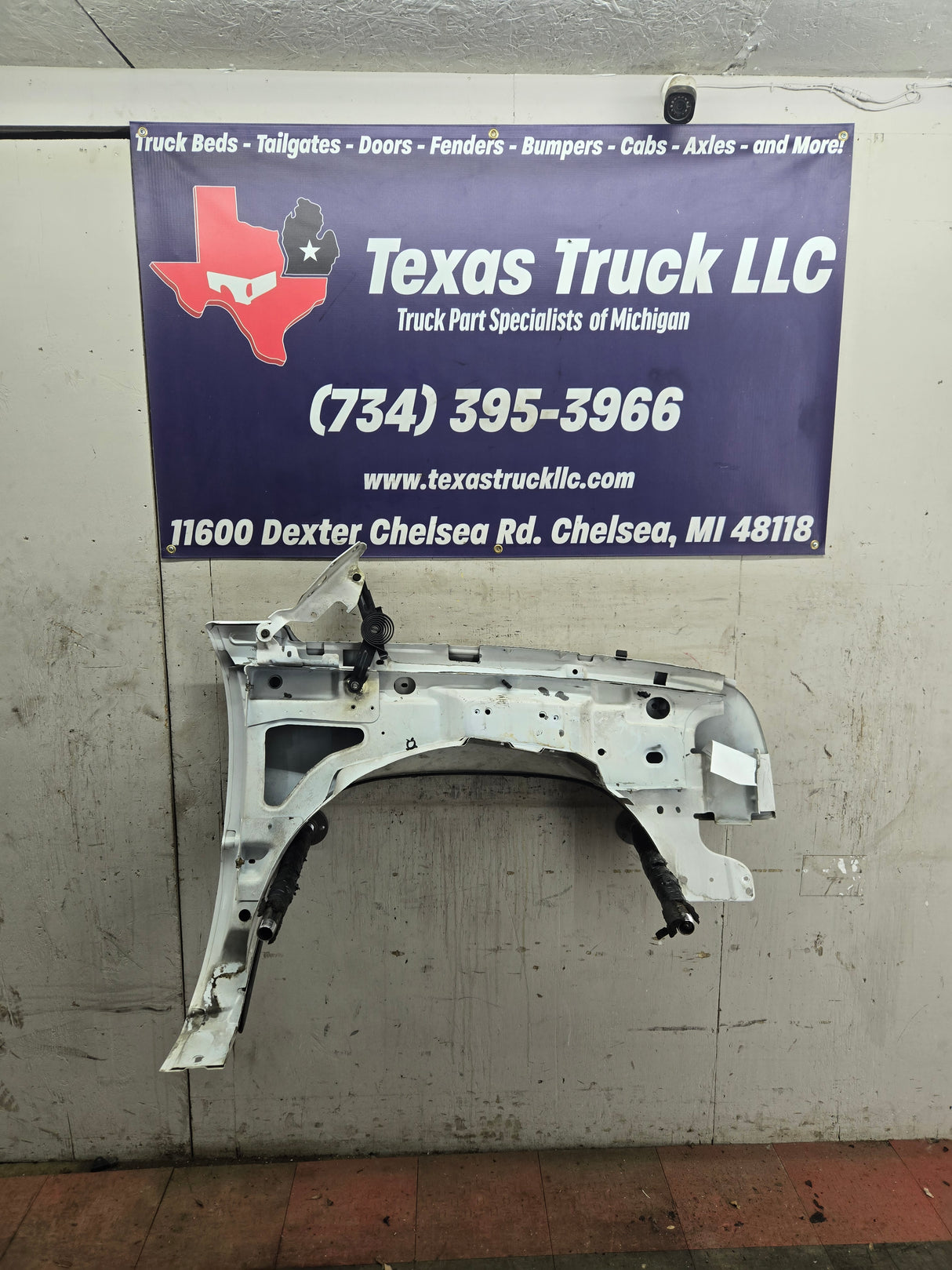 2003-2007 Chevrolet Silverado / Tahoe / Suburban 1500 2500 3500 HD LH Driver Side "Cateye" Front Fender - Summit White