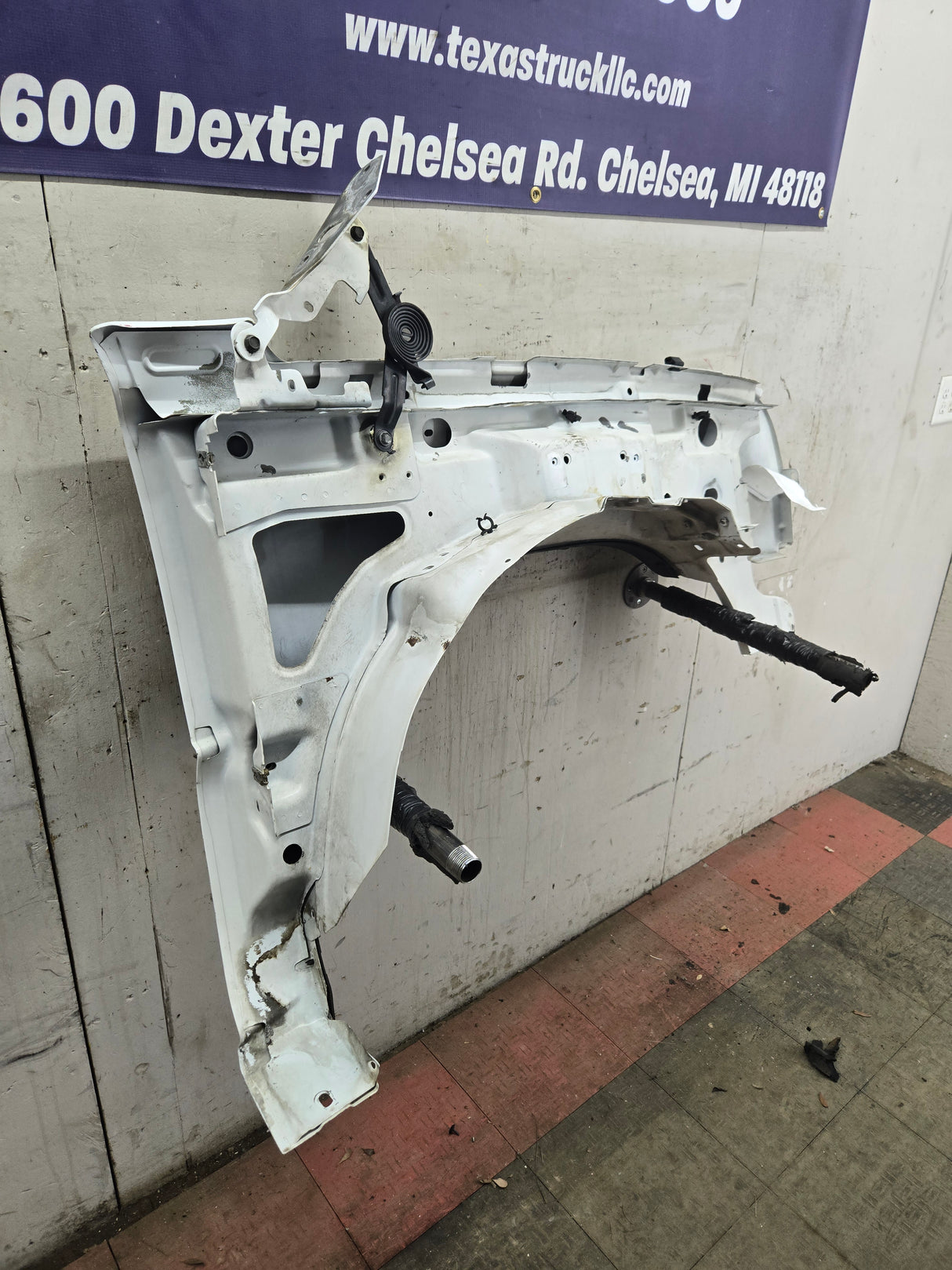 2003-2007 Chevrolet Silverado / Tahoe / Suburban 1500 2500 3500 HD LH Driver Side "Cateye" Front Fender - Summit White