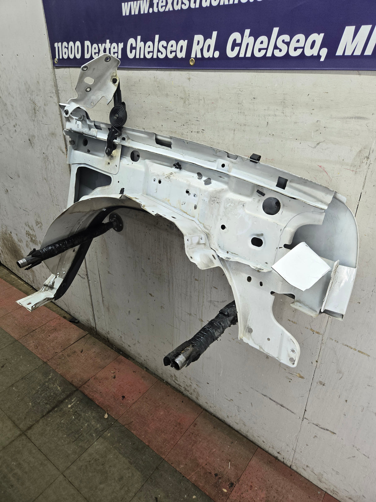 2003-2007 Chevrolet Silverado / Tahoe / Suburban 1500 2500 3500 HD LH Driver Side "Cateye" Front Fender - Summit White