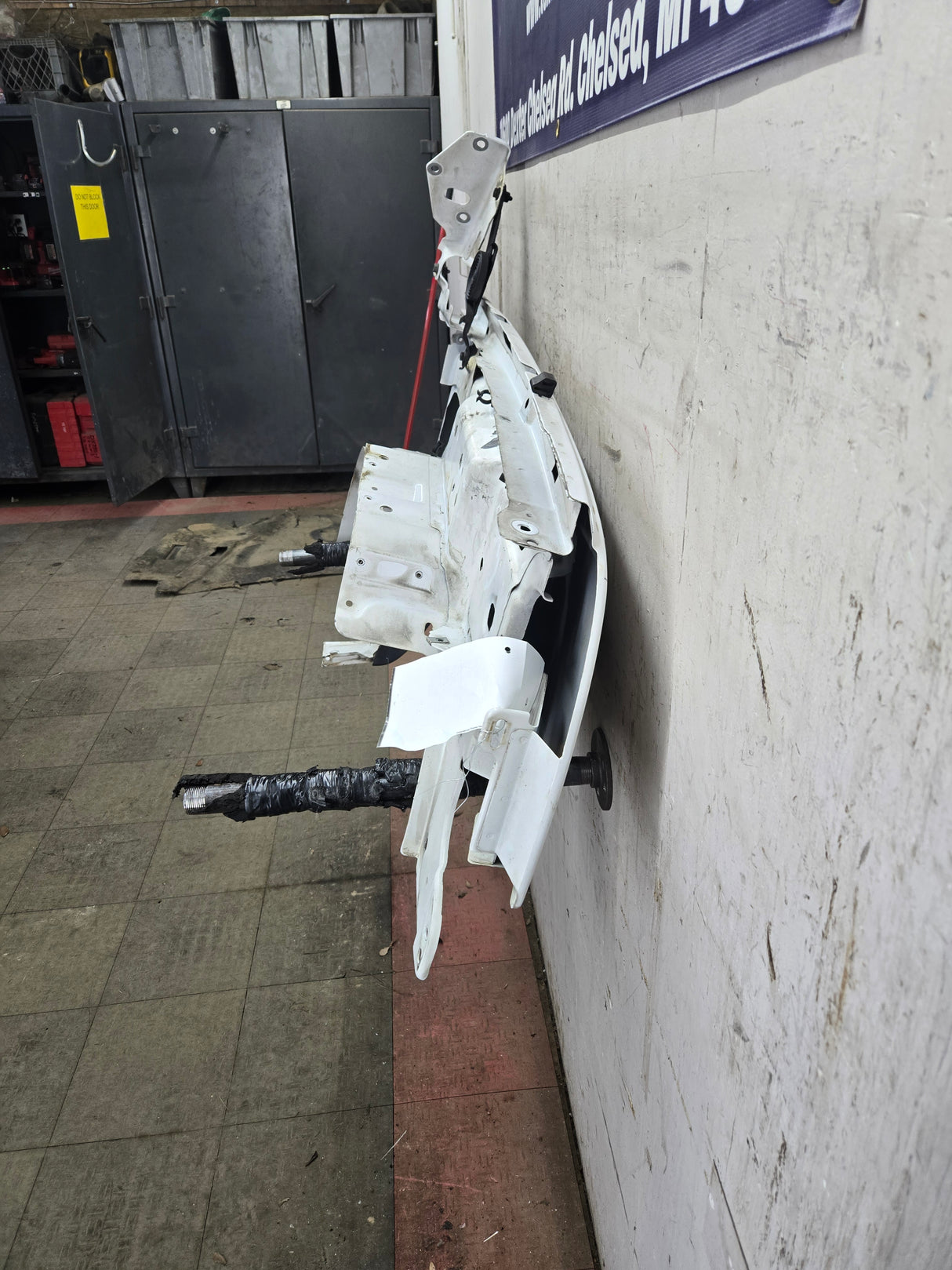 2003-2007 Chevrolet Silverado / Tahoe / Suburban 1500 2500 3500 HD LH Driver Side "Cateye" Front Fender - Summit White