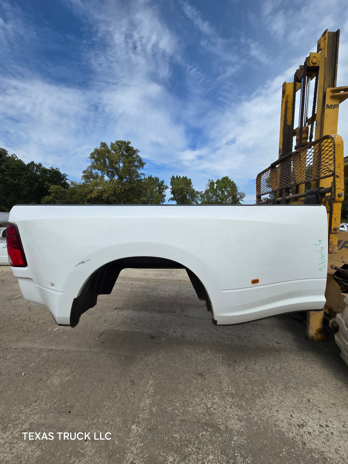2009-2018 Dodge Ram 3500 4500 4th Gen 8' Dually Truck Passenger Side Bedside - White