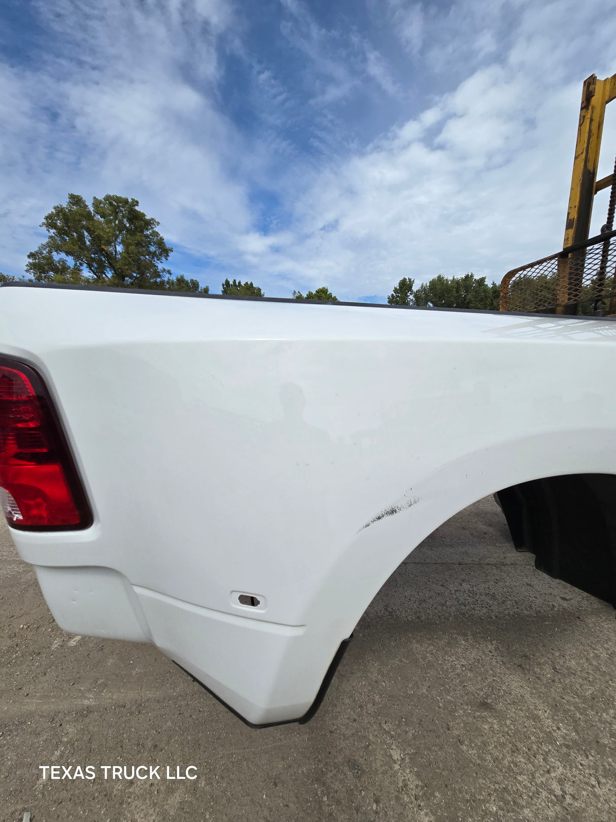 2009-2018 Dodge Ram 3500 4500 4th Gen 8' Dually Truck Passenger Side Bedside - White