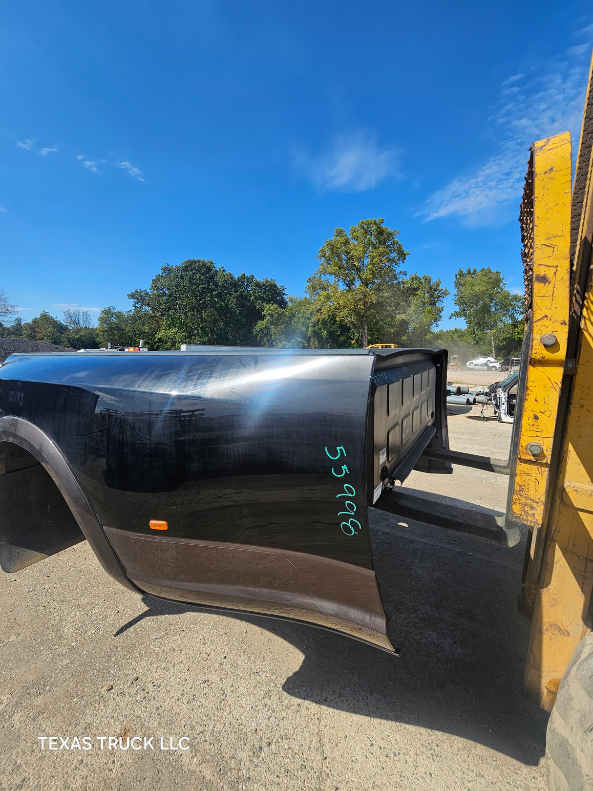 2009-2018 Dodge Ram 3500 4500 4th Gen Dually 8' Truck Truck Bed - Black & Brown