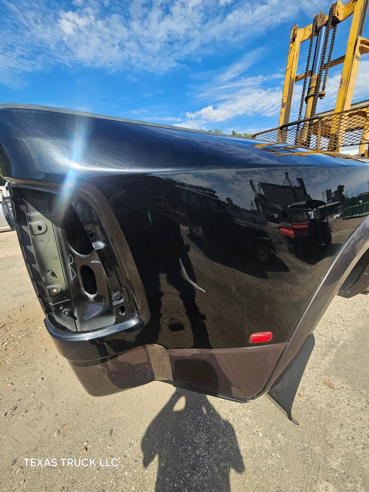 2009-2018 Dodge Ram 3500 4500 4th Gen Dually 8' Truck Truck Bed - Black & Brown