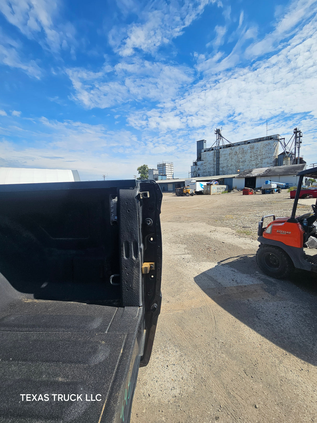 2009-2018 Dodge Ram 3500 4500 4th Gen Dually 8' Truck Truck Bed - Black & Brown