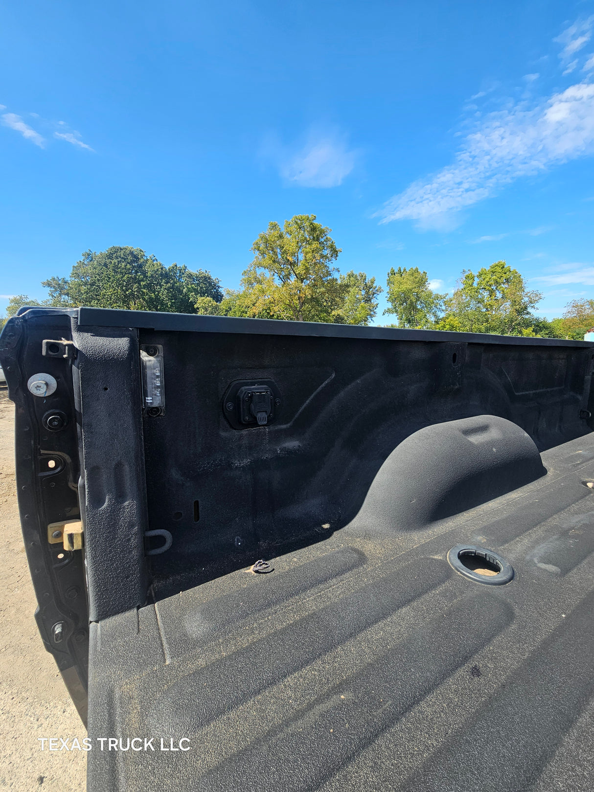 2009-2018 Dodge Ram 3500 4500 4th Gen Dually 8' Truck Truck Bed - Black & Brown