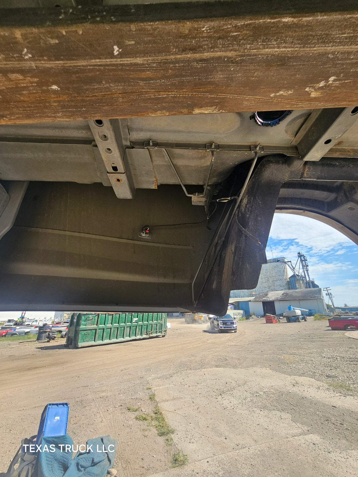 2009-2018 Dodge Ram 3500 4500 4th Gen Dually 8' Truck Truck Bed - Black & Brown