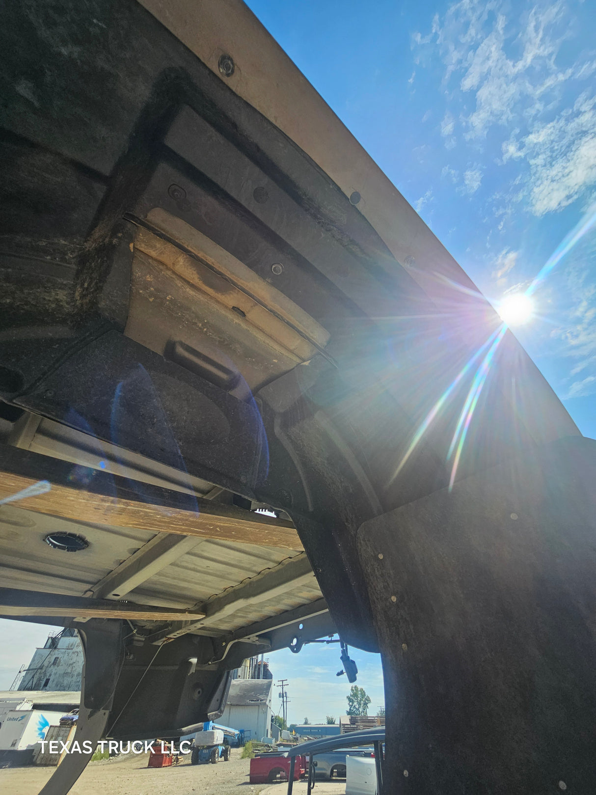 2009-2018 Dodge Ram 3500 4500 4th Gen Dually 8' Truck Truck Bed - Black & Brown