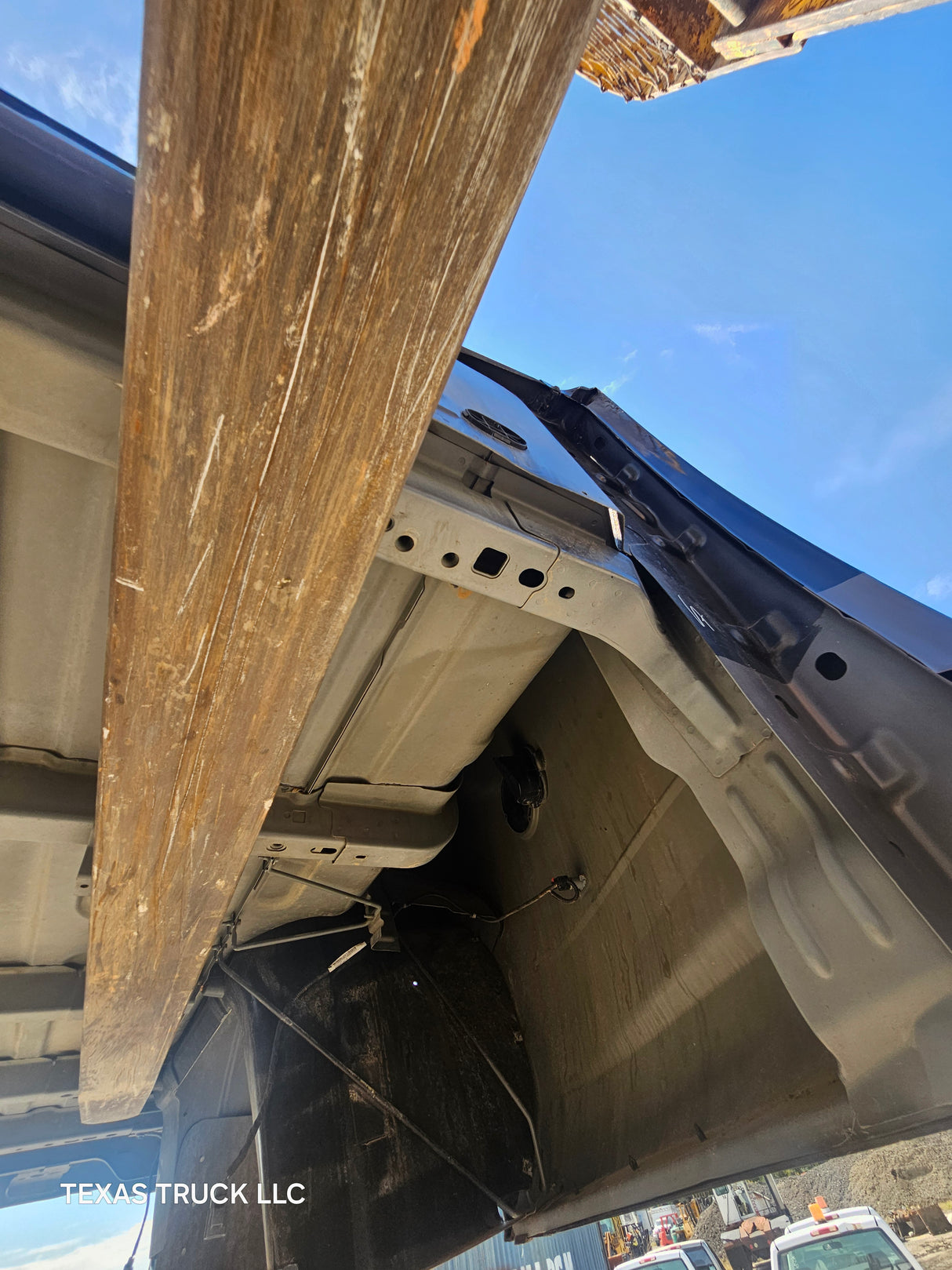 2009-2018 Dodge Ram 3500 4500 4th Gen Dually 8' Truck Truck Bed - Black & Brown