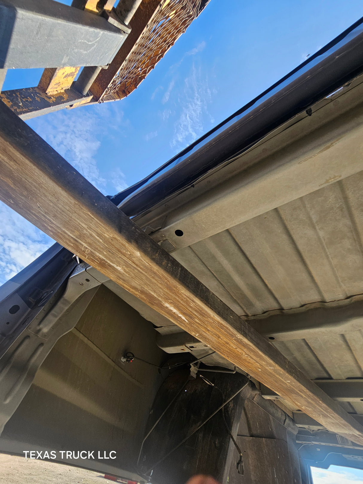 2009-2018 Dodge Ram 3500 4500 4th Gen Dually 8' Truck Truck Bed - Black & Brown