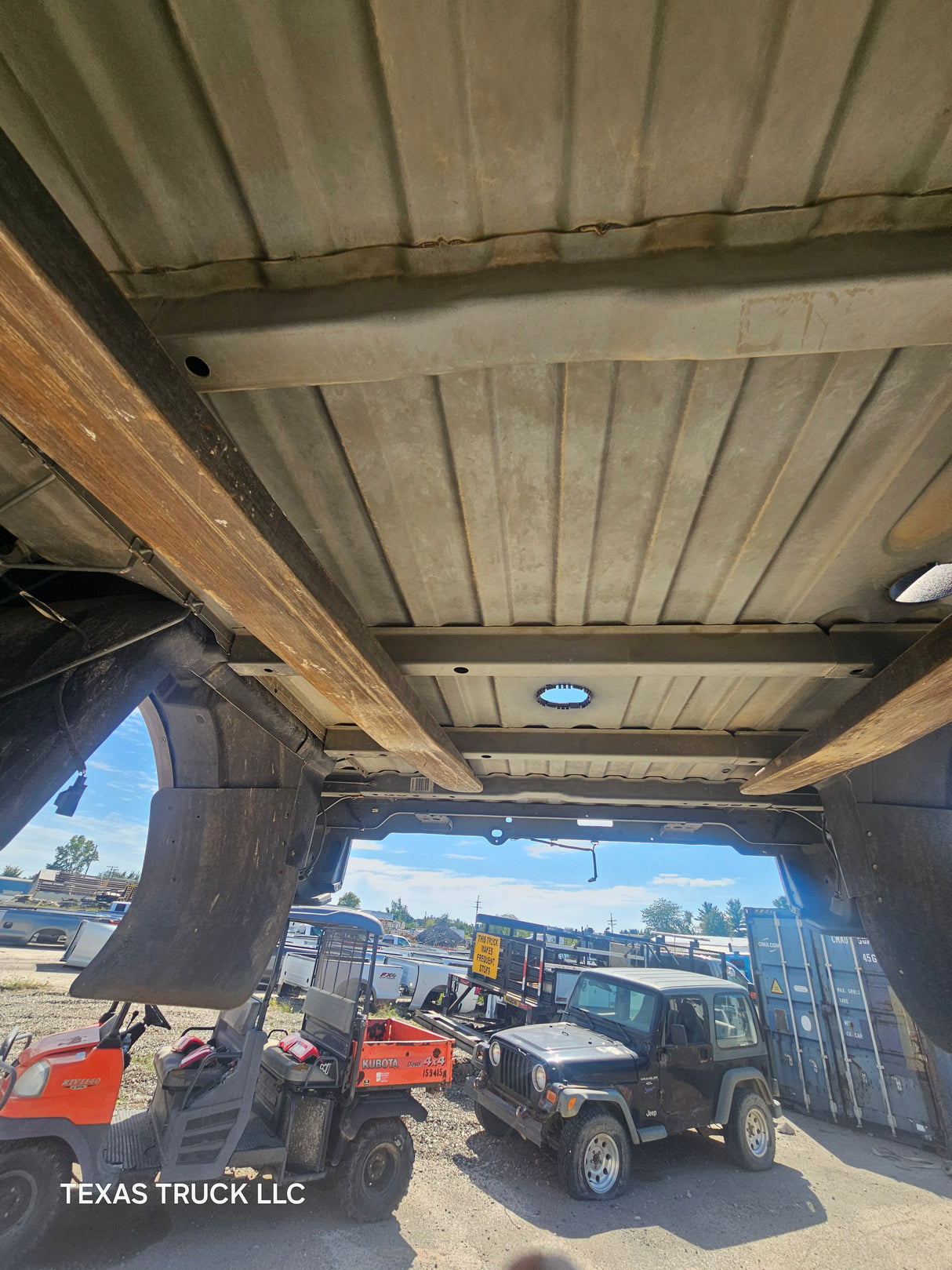 2009-2018 Dodge Ram 3500 4500 4th Gen Dually 8' Truck Truck Bed - Black & Brown