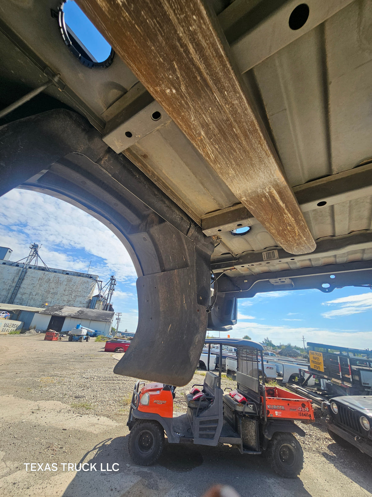 2009-2018 Dodge Ram 3500 4500 4th Gen Dually 8' Truck Truck Bed - Black & Brown