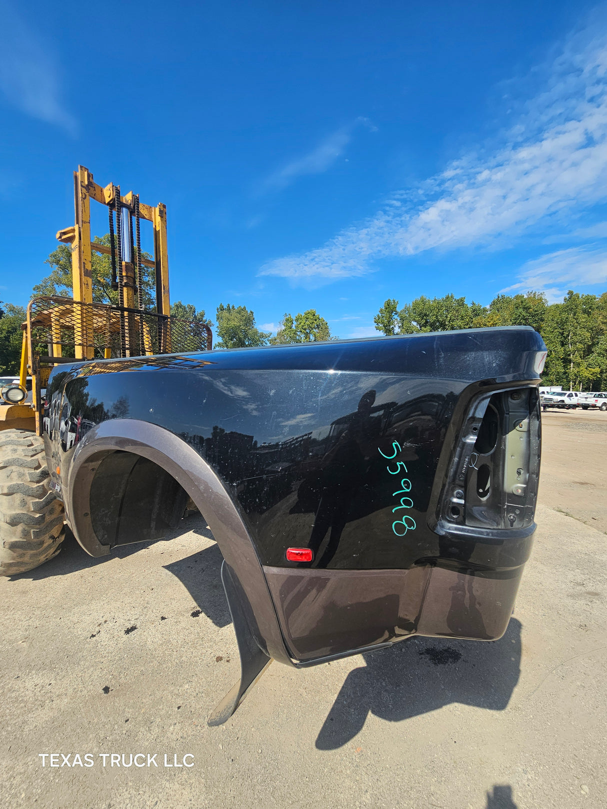 2009-2018 Dodge Ram 3500 4500 4th Gen Dually 8' Truck Truck Bed - Black & Brown