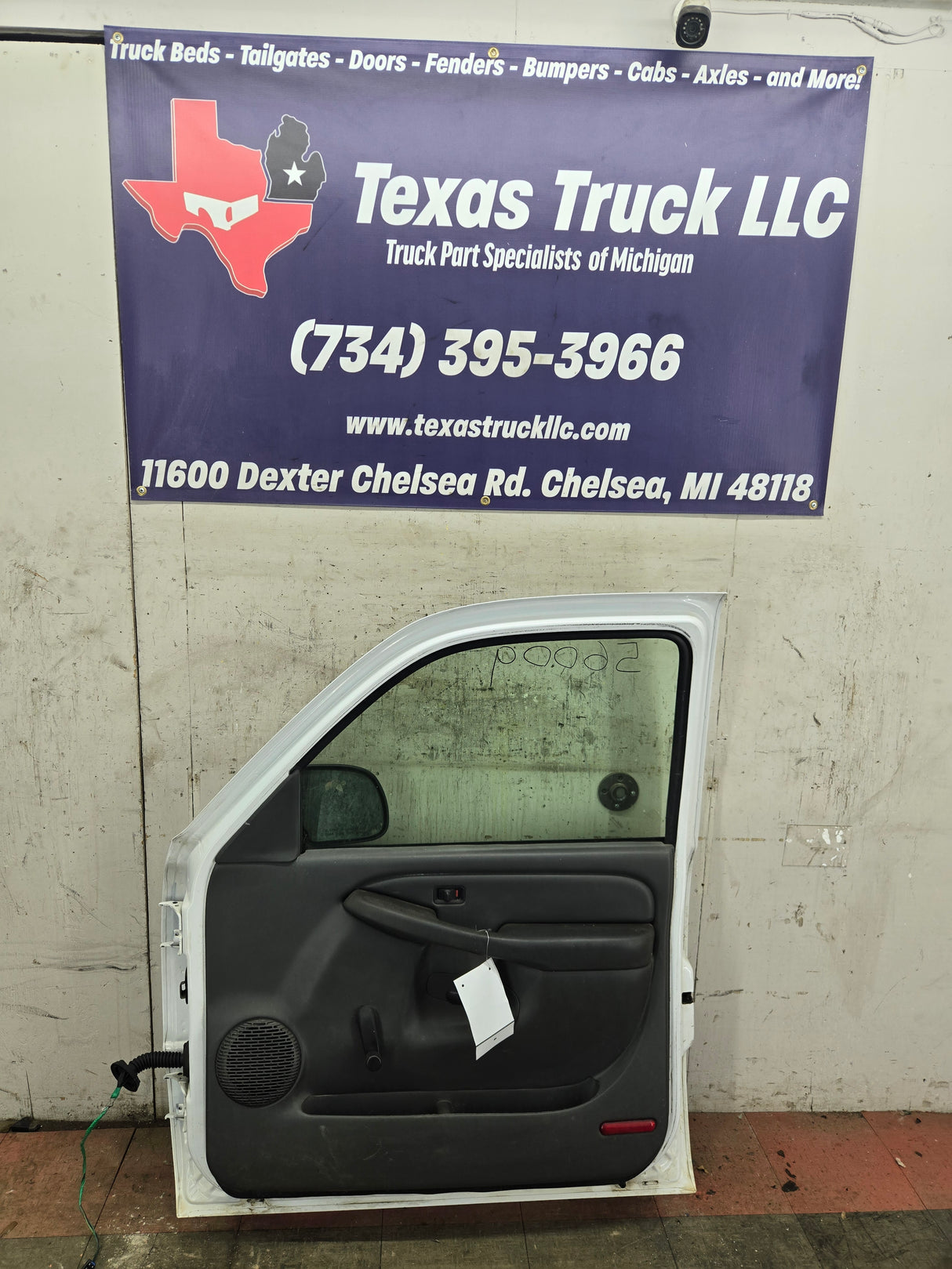 1999-2006 Chevrolet Silverado / GMC Sierra 1500 2500 3500 HD Front Passenger side Door RH - Summit White