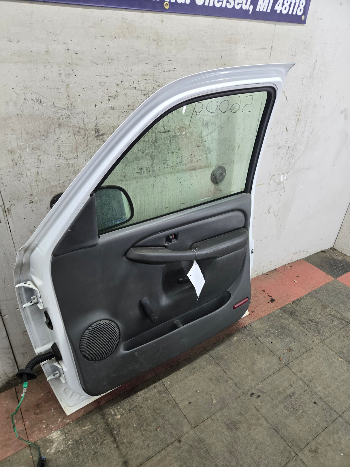 1999-2006 Chevrolet Silverado / GMC Sierra 1500 2500 3500 HD Front Passenger side Door RH - Summit White