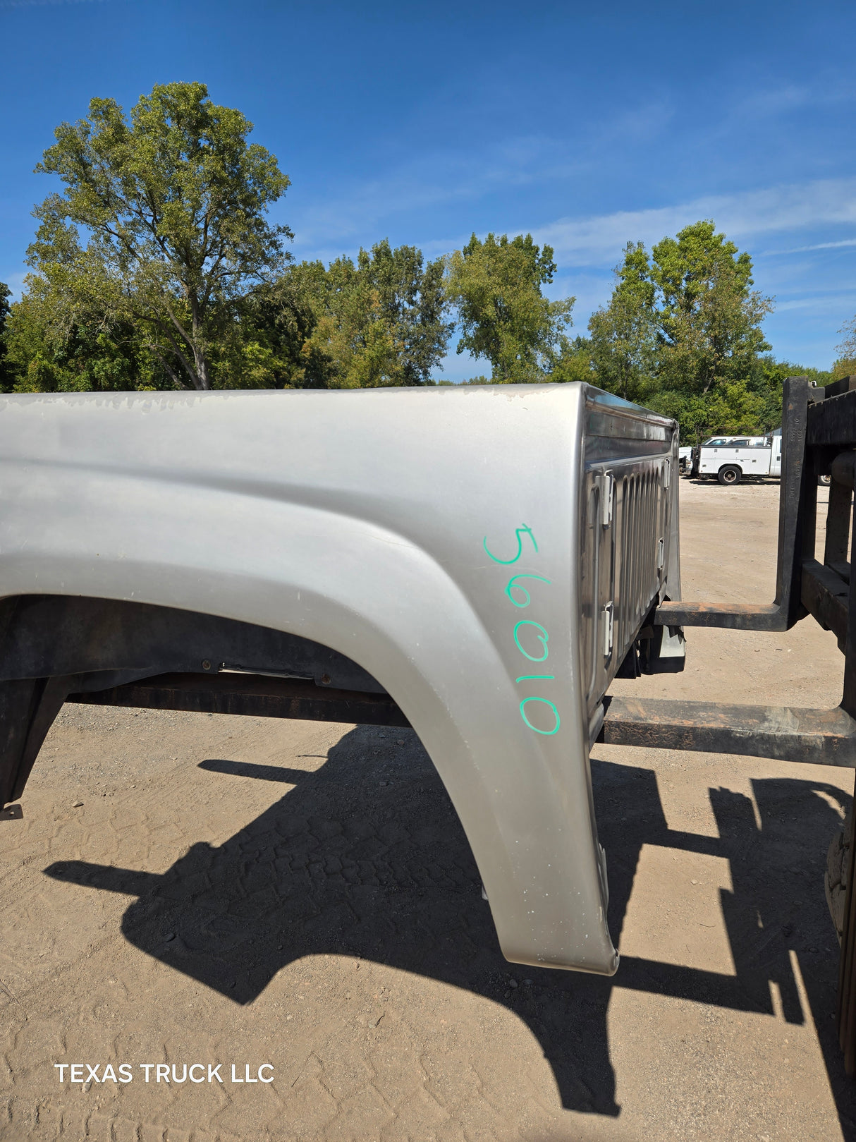 2004-2013 Chevrolet Colorado/ GMC Canyon Crew Cab Truck Bed - Silver/Tan