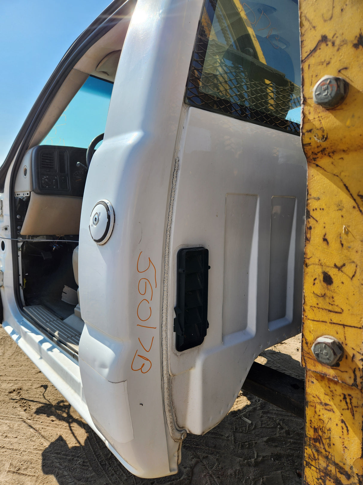 1999-2007 Chevrolet Silverado / GMC Sierra 1500 2500 HD 3500HD Regular Cab Body - Summit white