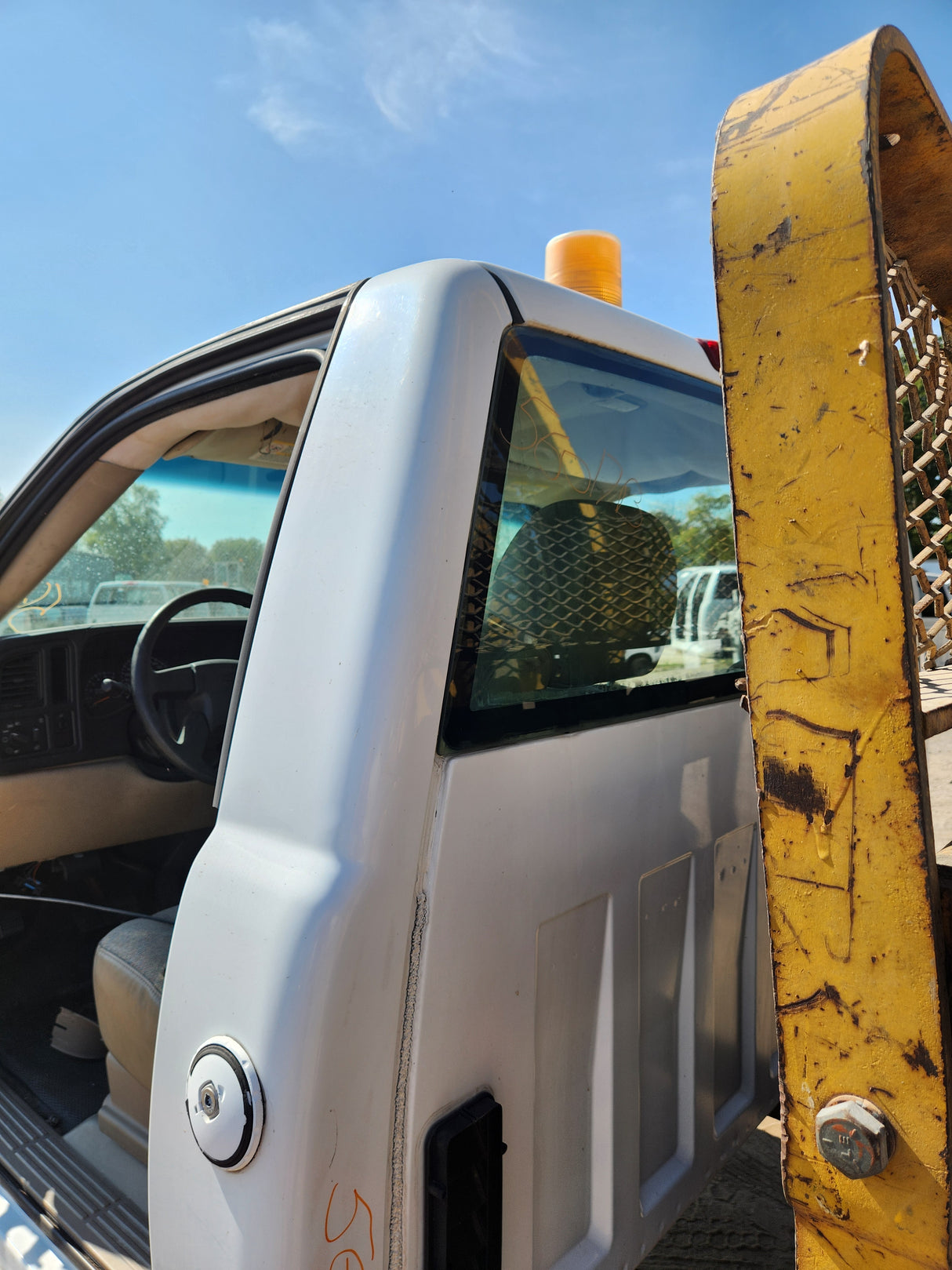 1999-2007 Chevrolet Silverado / GMC Sierra 1500 2500 HD 3500HD Regular Cab Body - Summit white