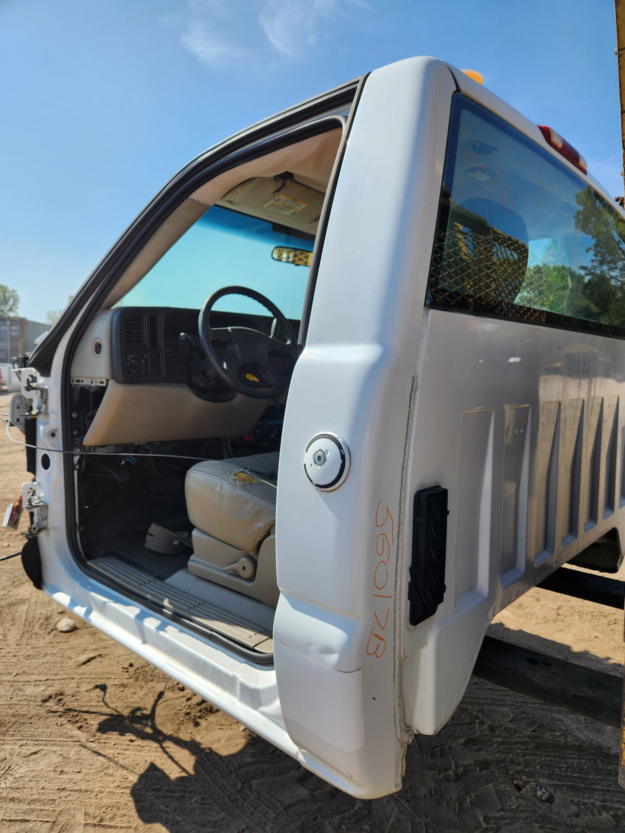 1999-2007 Chevrolet Silverado / GMC Sierra 1500 2500 HD 3500HD Regular Cab Body - Summit white