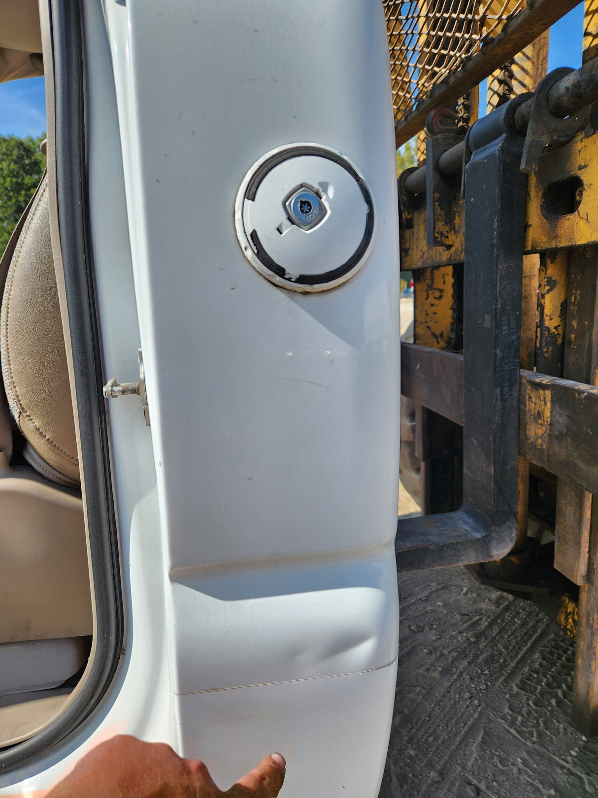 1999-2007 Chevrolet Silverado / GMC Sierra 1500 2500 HD 3500HD Regular Cab Body - Summit white