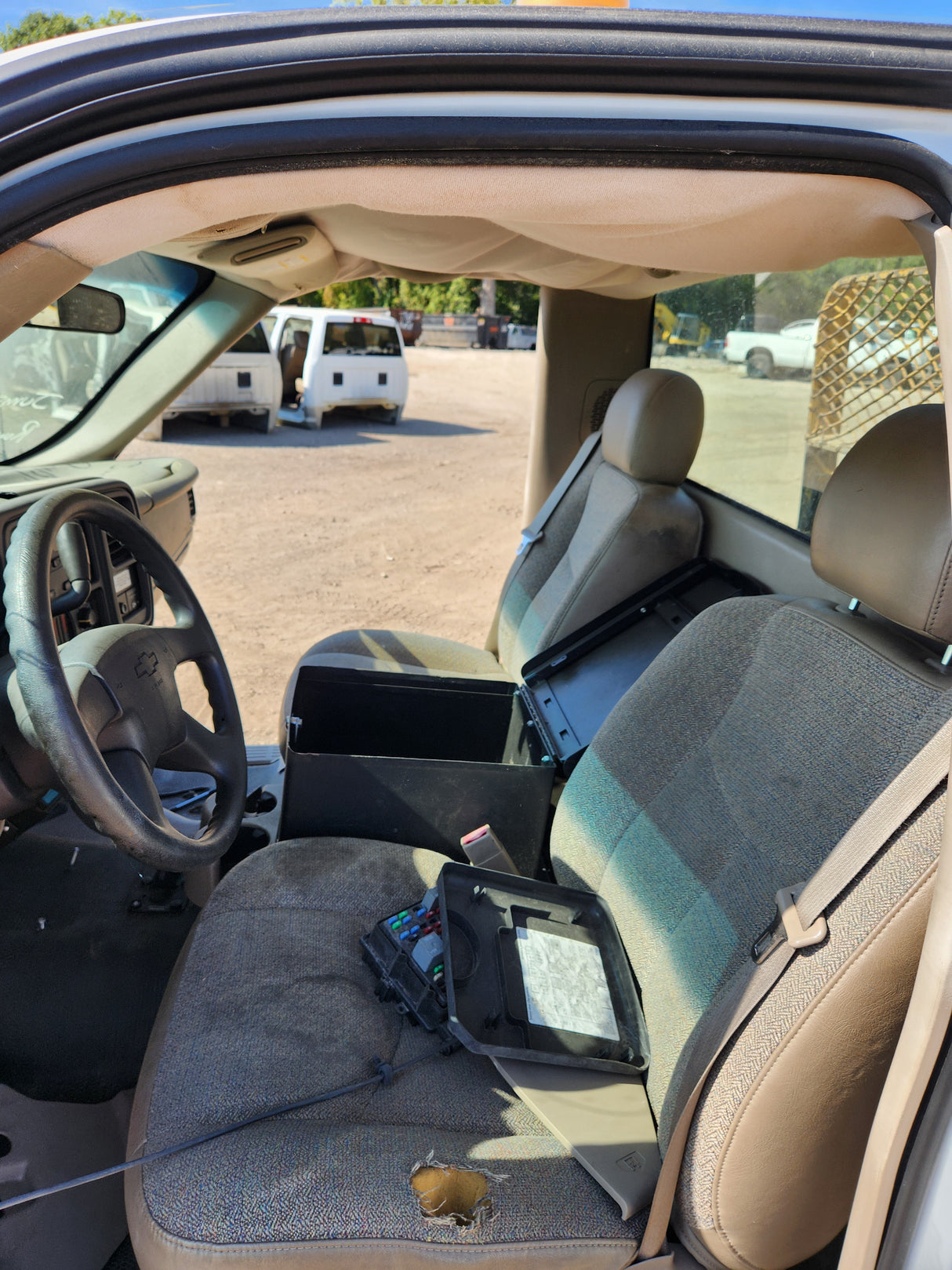 1999-2007 Chevrolet Silverado / GMC Sierra 1500 2500 HD 3500HD Regular Cab Body - Summit white