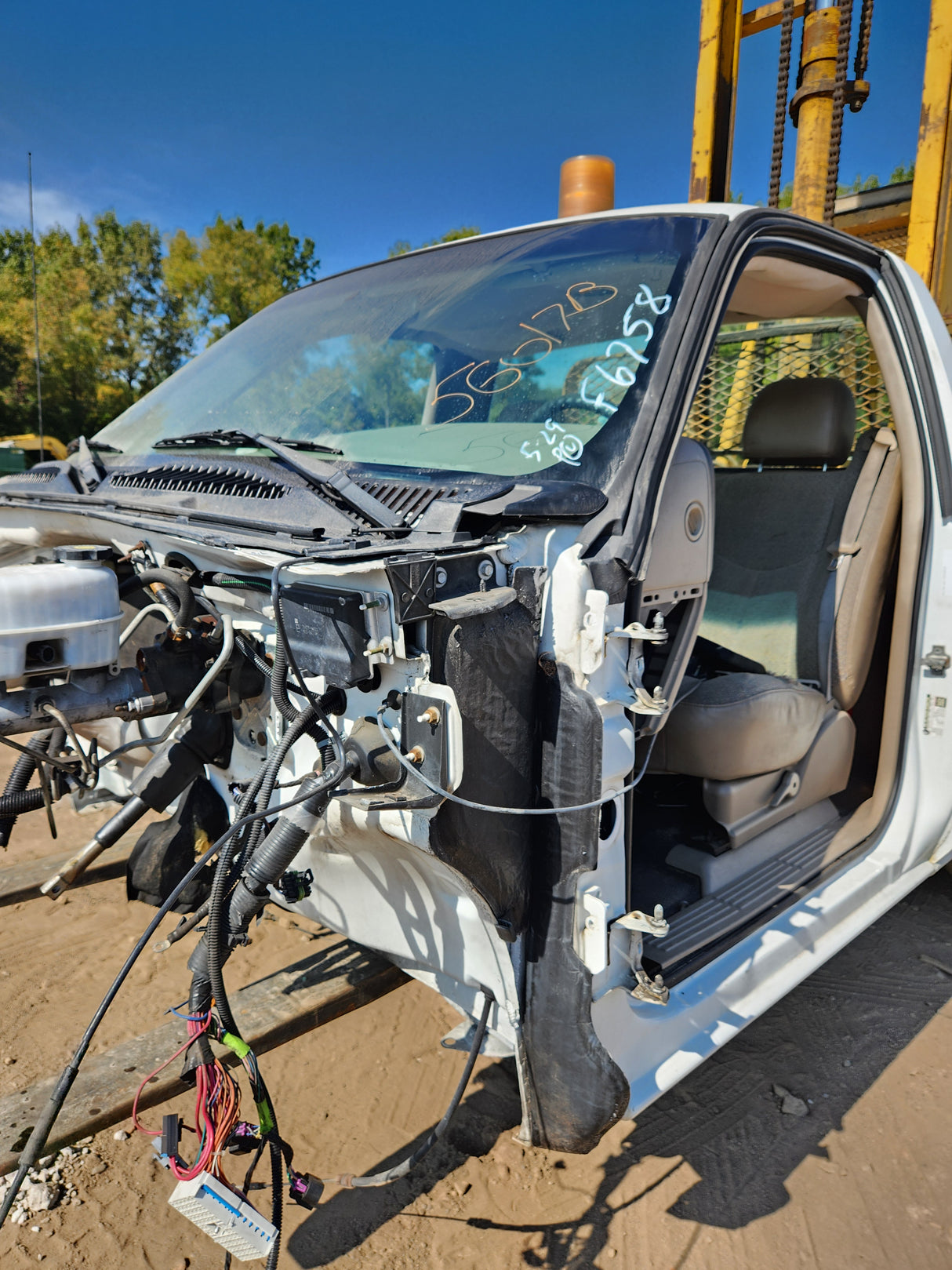 1999-2007 Chevrolet Silverado / GMC Sierra 1500 2500 HD 3500HD Regular Cab Body - Summit white