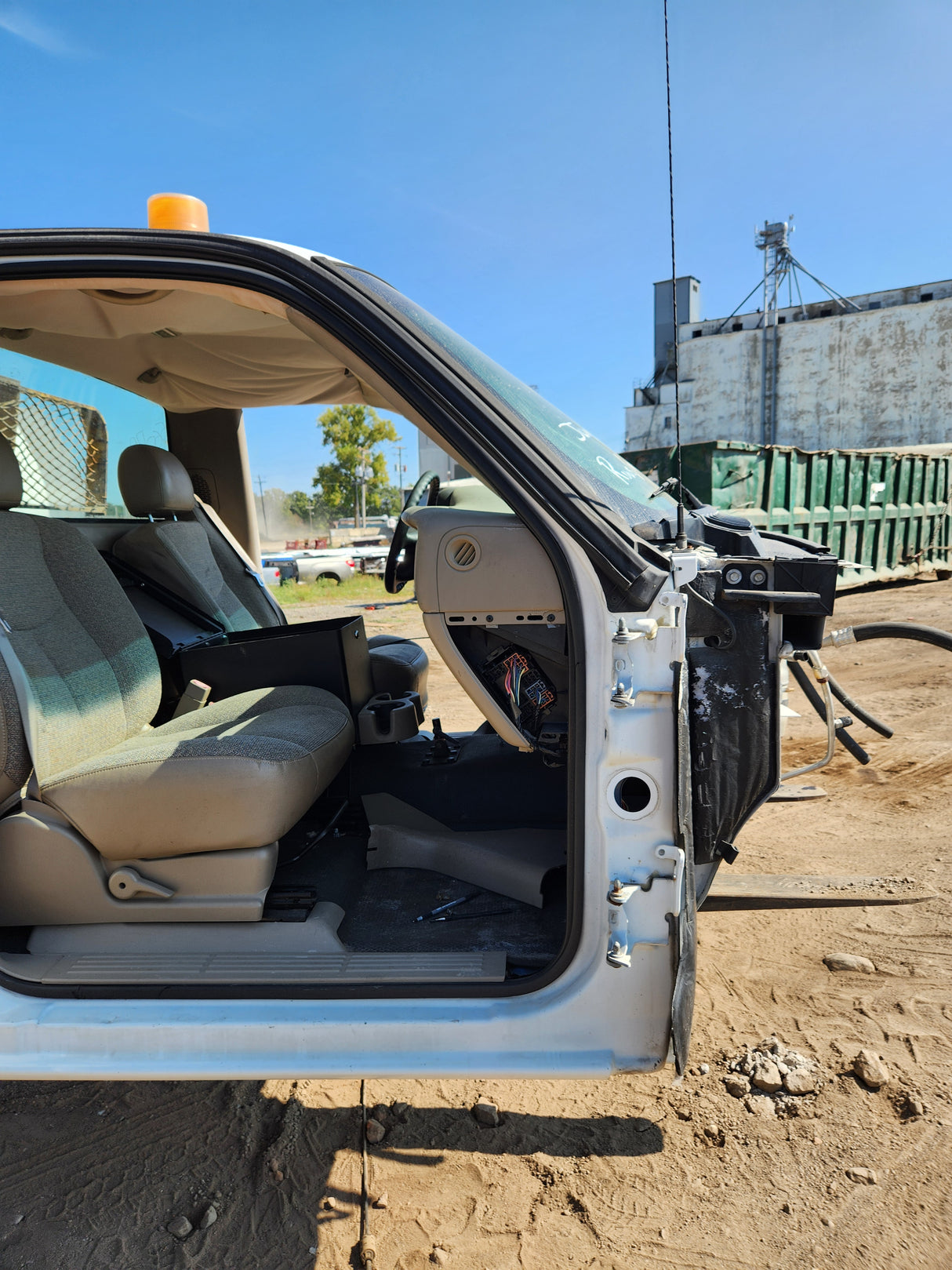 1999-2007 Chevrolet Silverado / GMC Sierra 1500 2500 HD 3500HD Regular Cab Body - Summit white