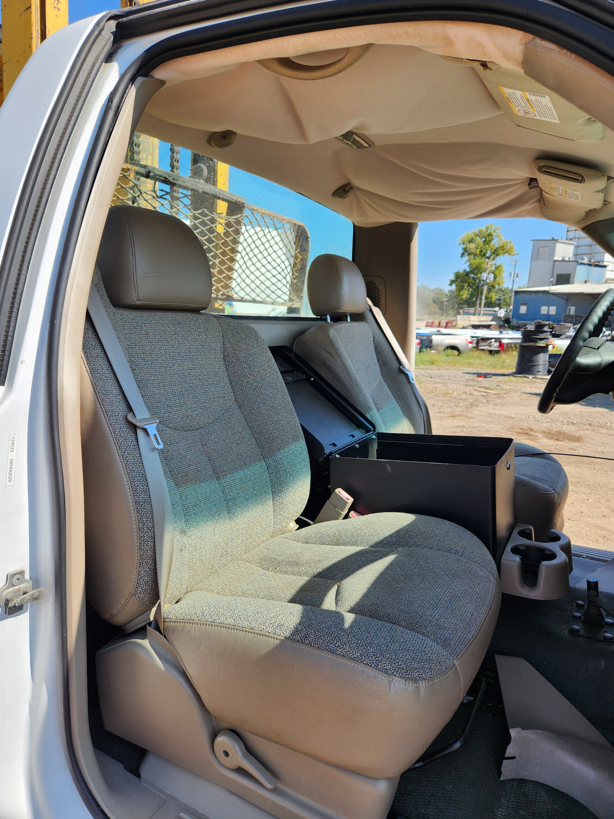 1999-2007 Chevrolet Silverado / GMC Sierra 1500 2500 HD 3500HD Regular Cab Body - Summit white