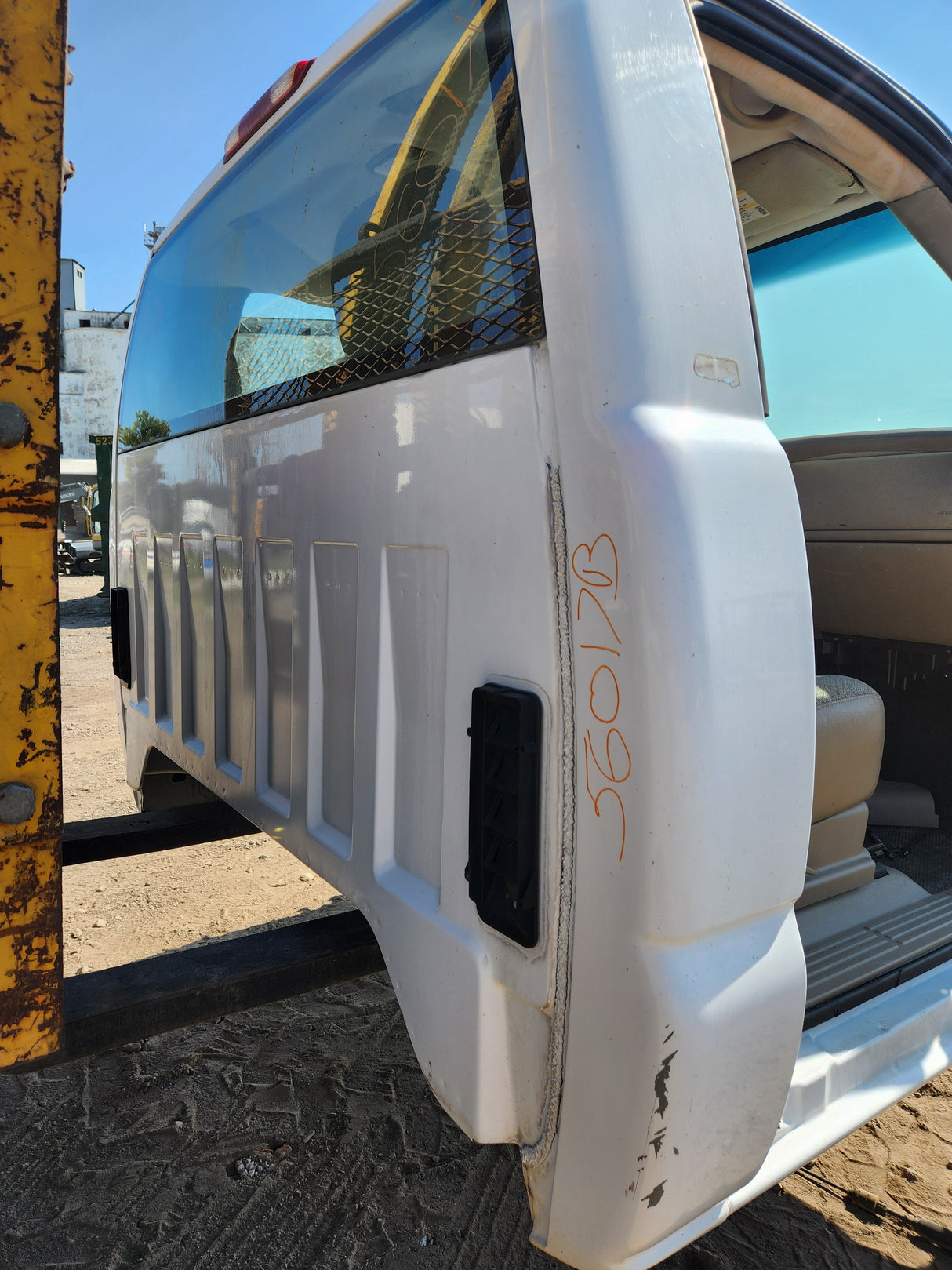 1999-2007 Chevrolet Silverado / GMC Sierra 1500 2500 HD 3500HD Regular Cab Body - Summit white