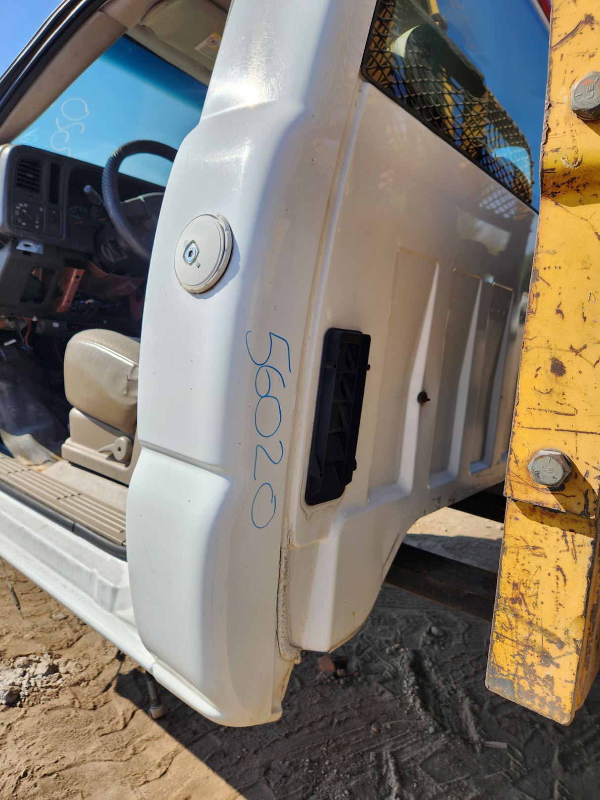 1999-2007 Chevrolet Silverado / GMC Sierra 1500 2500 HD 3500HD Regular Cab Body - Summit white