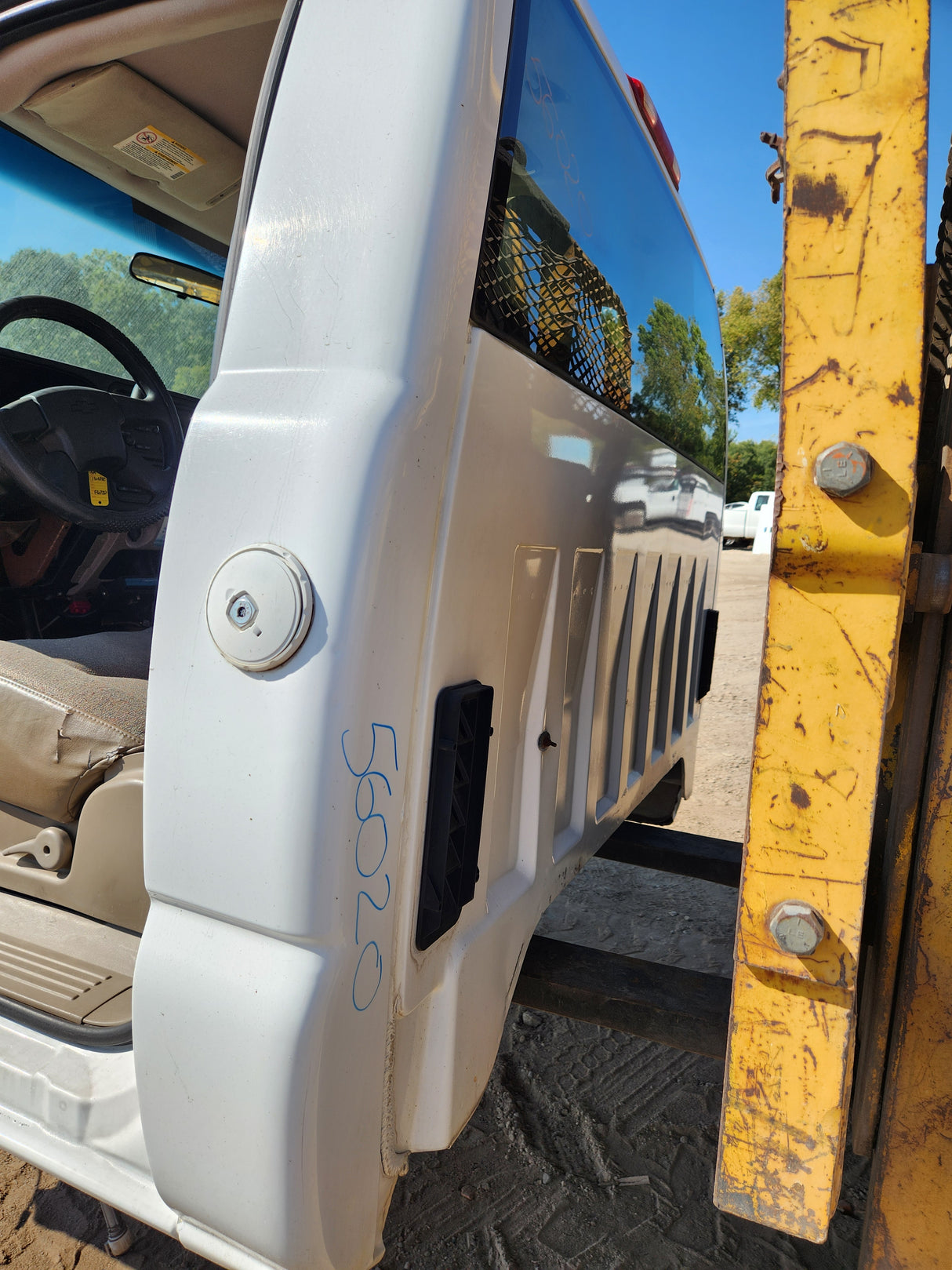 1999-2007 Chevrolet Silverado / GMC Sierra 1500 2500 HD 3500HD Regular Cab Body - Summit white