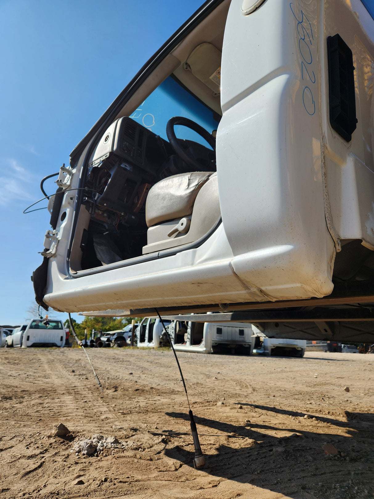 1999-2007 Chevrolet Silverado / GMC Sierra 1500 2500 HD 3500HD Regular Cab Body - Summit white