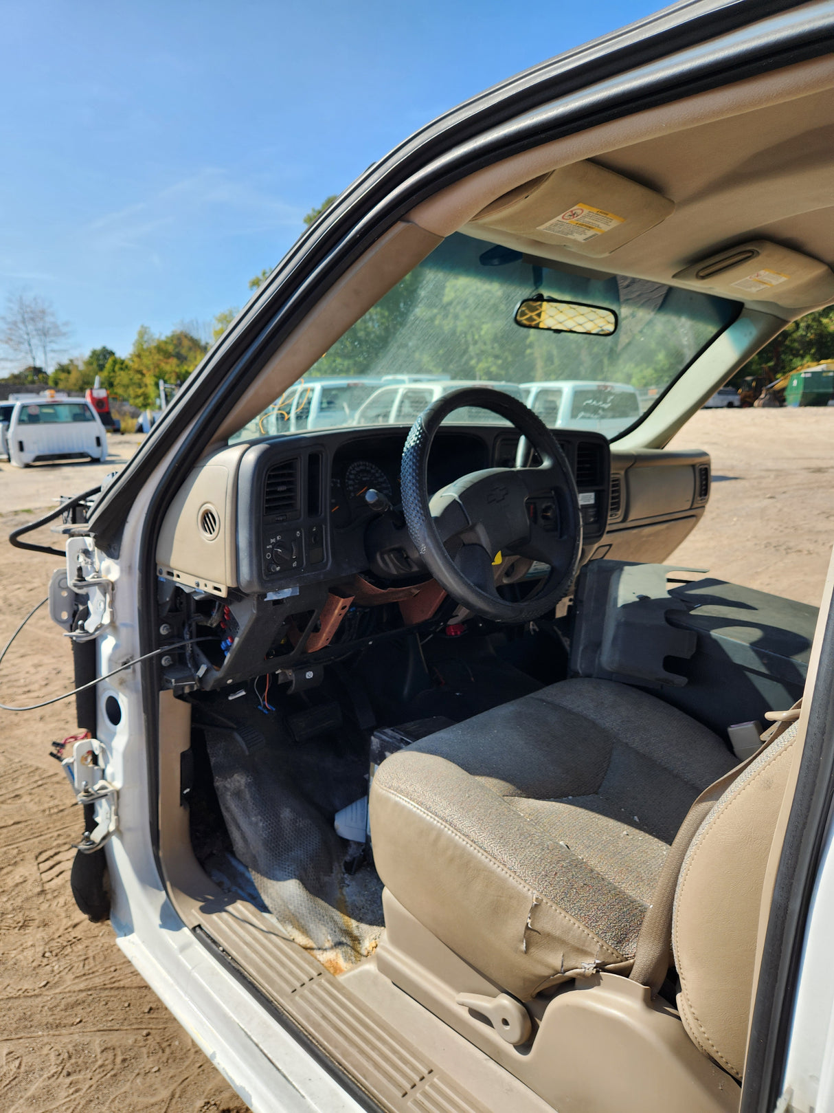 1999-2007 Chevrolet Silverado / GMC Sierra 1500 2500 HD 3500HD Regular Cab Body - Summit white