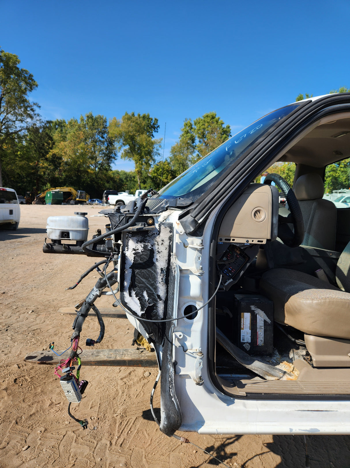 1999-2007 Chevrolet Silverado / GMC Sierra 1500 2500 HD 3500HD Regular Cab Body - Summit white