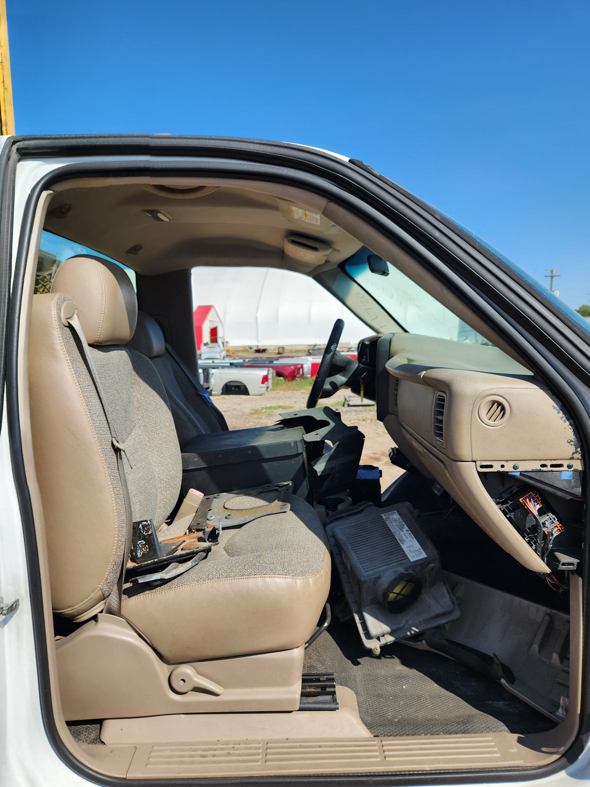 1999-2007 Chevrolet Silverado / GMC Sierra 1500 2500 HD 3500HD Regular Cab Body - Summit white