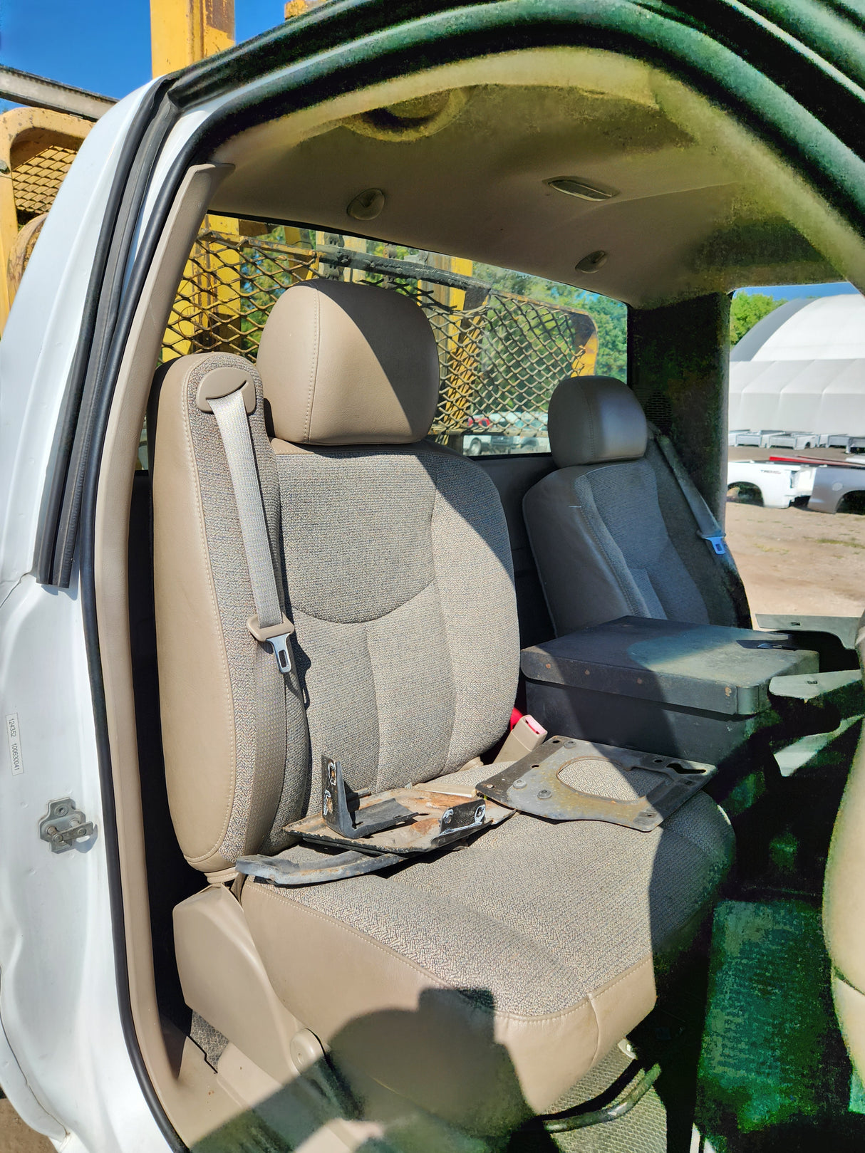 1999-2007 Chevrolet Silverado / GMC Sierra 1500 2500 HD 3500HD Regular Cab Body - Summit white