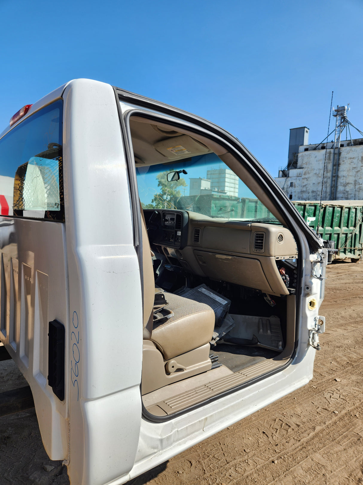 1999-2007 Chevrolet Silverado / GMC Sierra 1500 2500 HD 3500HD Regular Cab Body - Summit white