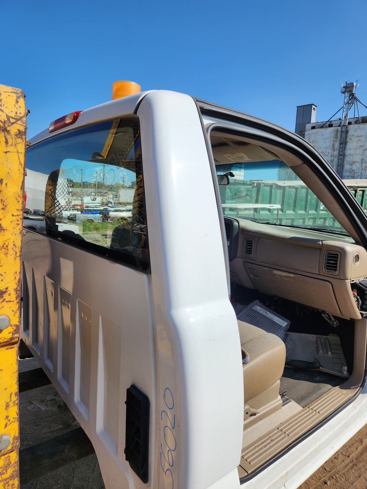 1999-2007 Chevrolet Silverado / GMC Sierra 1500 2500 HD 3500HD Regular Cab Body - Summit white