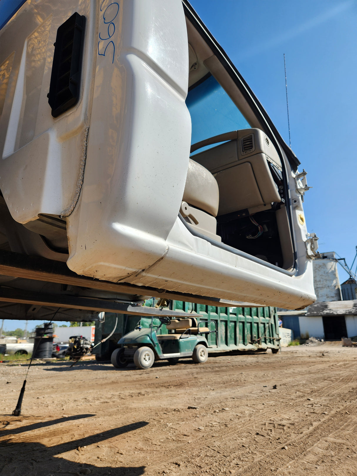 1999-2007 Chevrolet Silverado / GMC Sierra 1500 2500 HD 3500HD Regular Cab Body - Summit white