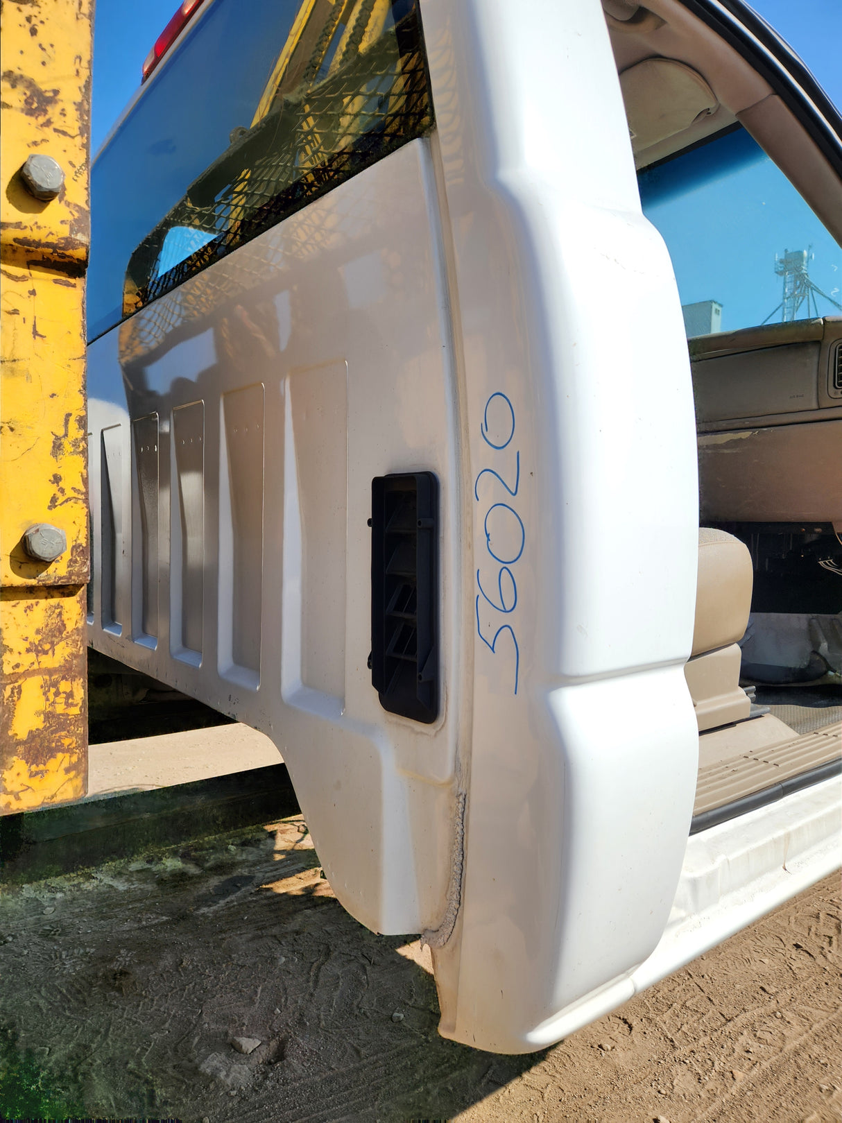 1999-2007 Chevrolet Silverado / GMC Sierra 1500 2500 HD 3500HD Regular Cab Body - Summit white