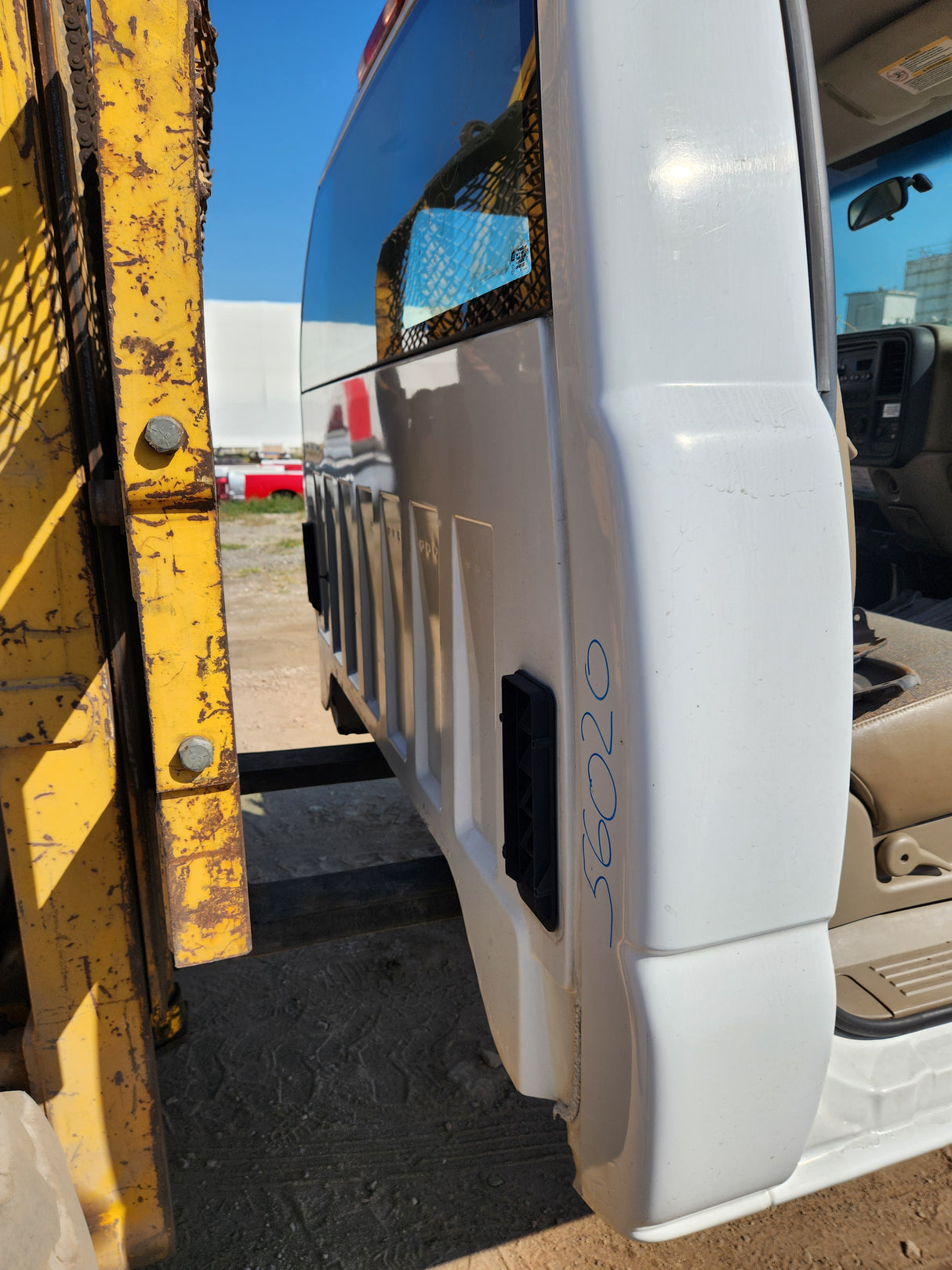 1999-2007 Chevrolet Silverado / GMC Sierra 1500 2500 HD 3500HD Regular Cab Body - Summit white