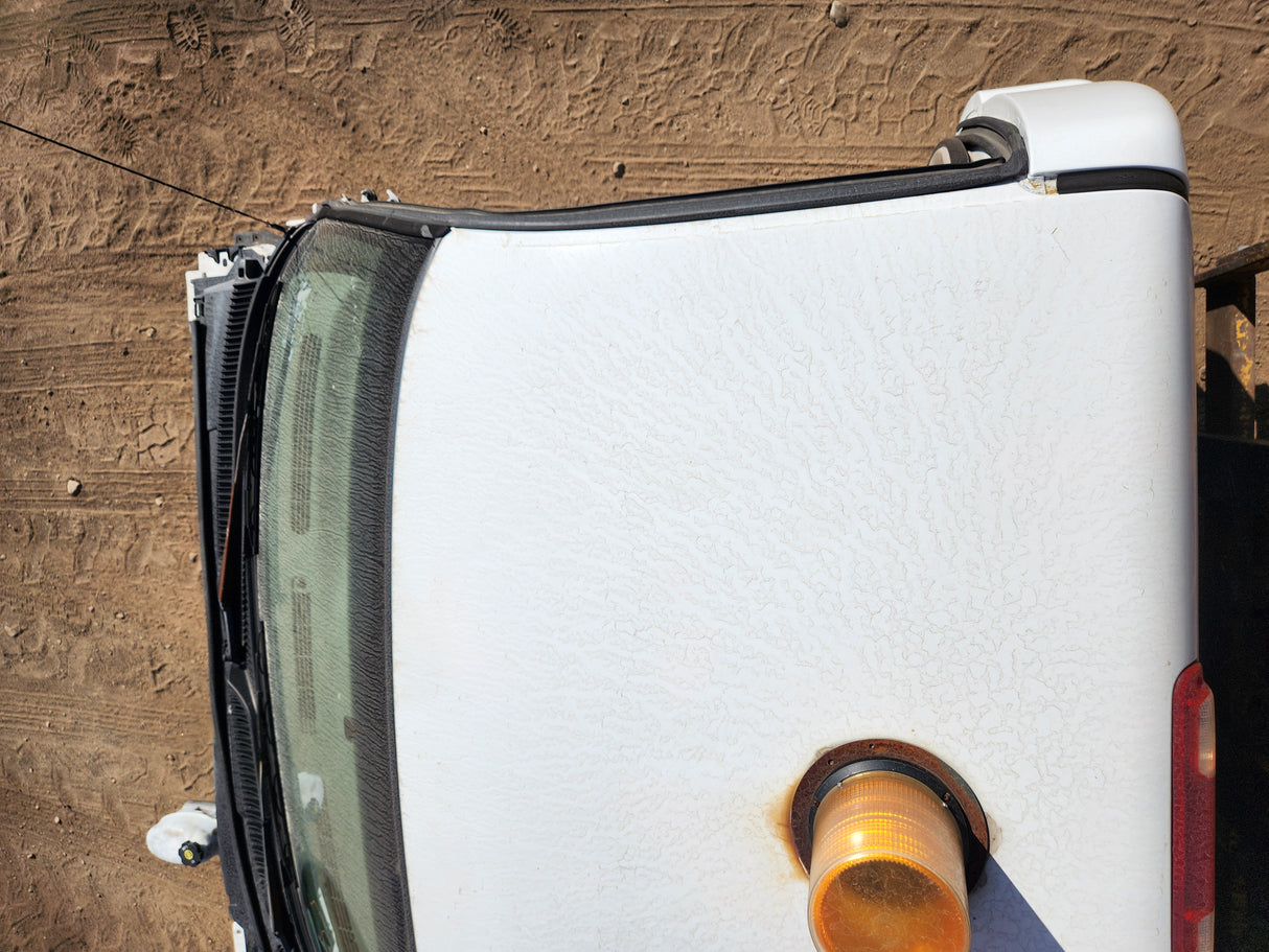 1999-2007 Chevrolet Silverado / GMC Sierra 1500 2500 HD 3500HD Regular Cab Body - Summit white