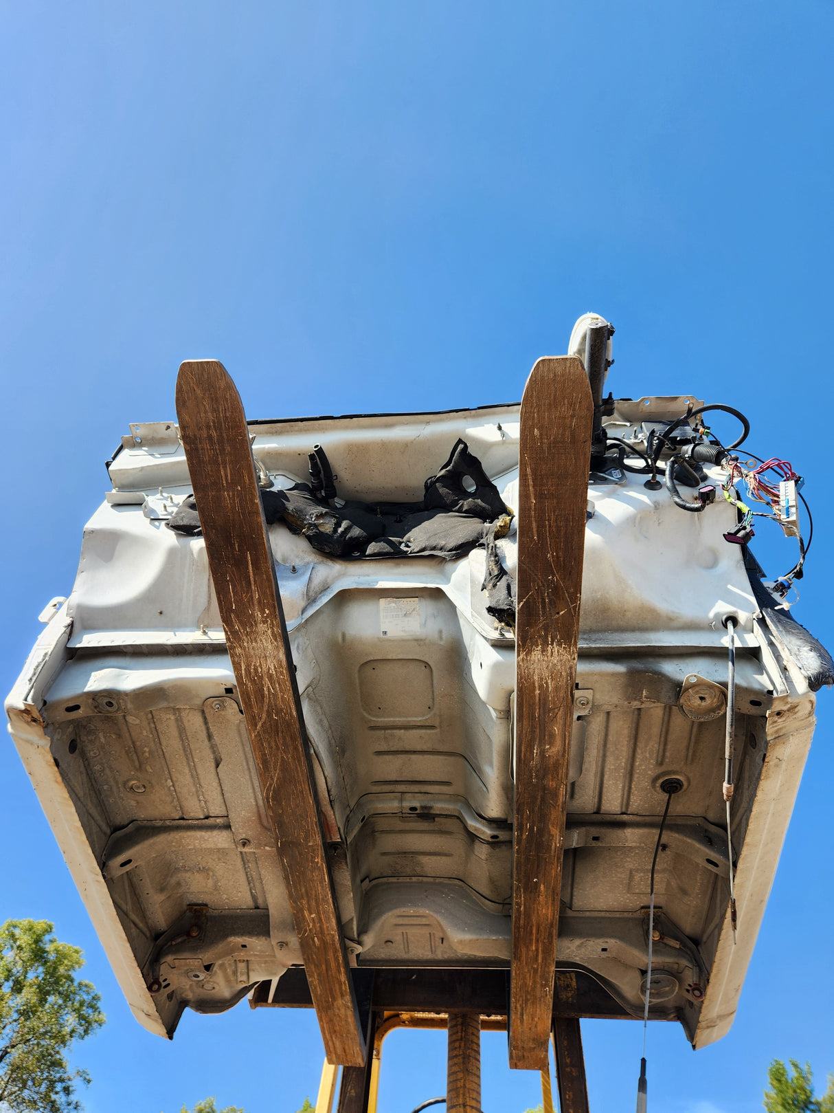 1999-2007 Chevrolet Silverado / GMC Sierra 1500 2500 HD 3500HD Regular Cab Body - Summit white