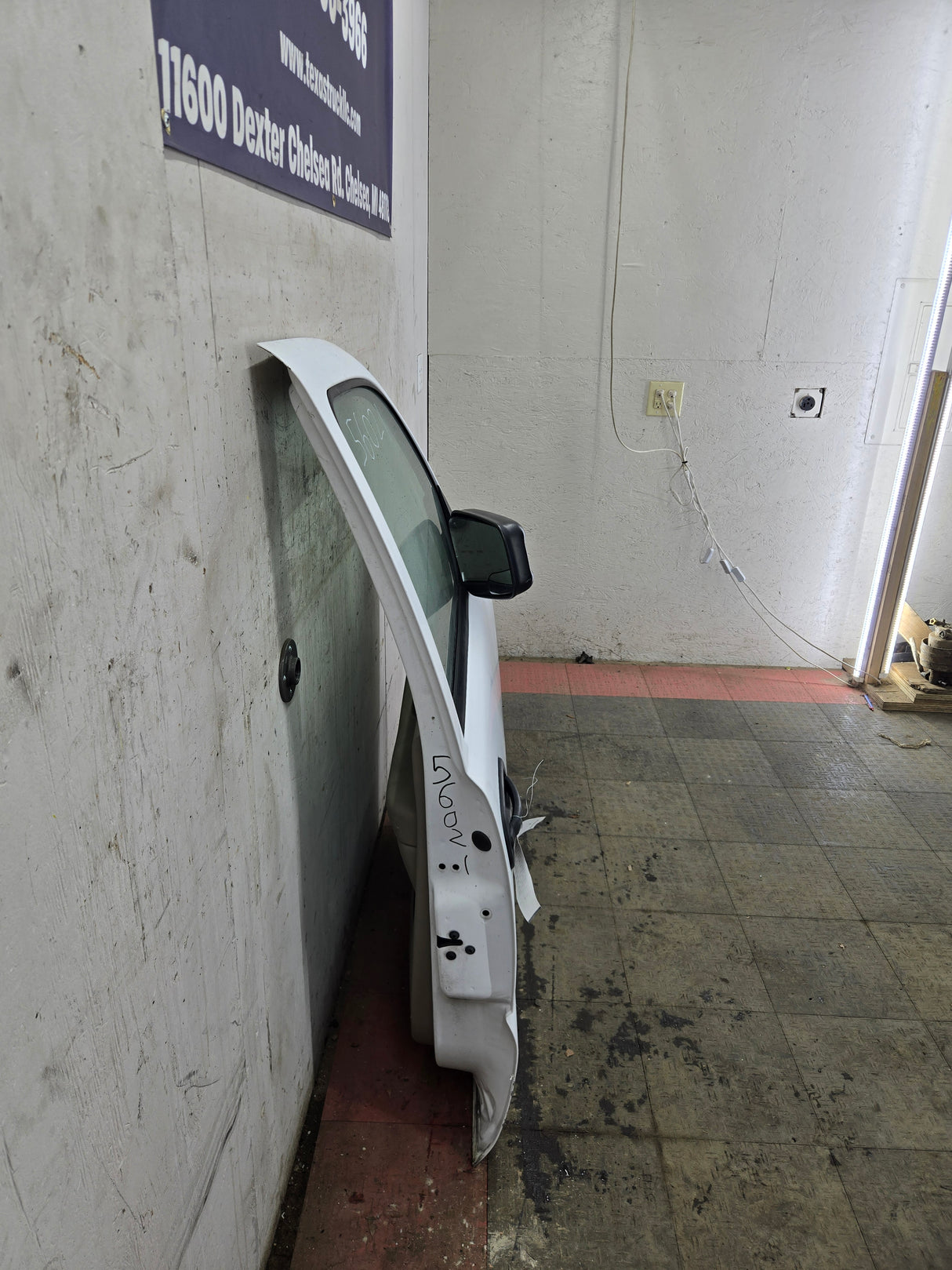 1999-2006 Chevrolet Silverado / GMC Sierra 1500 2500 3500 HD Front Passenger side Door RH