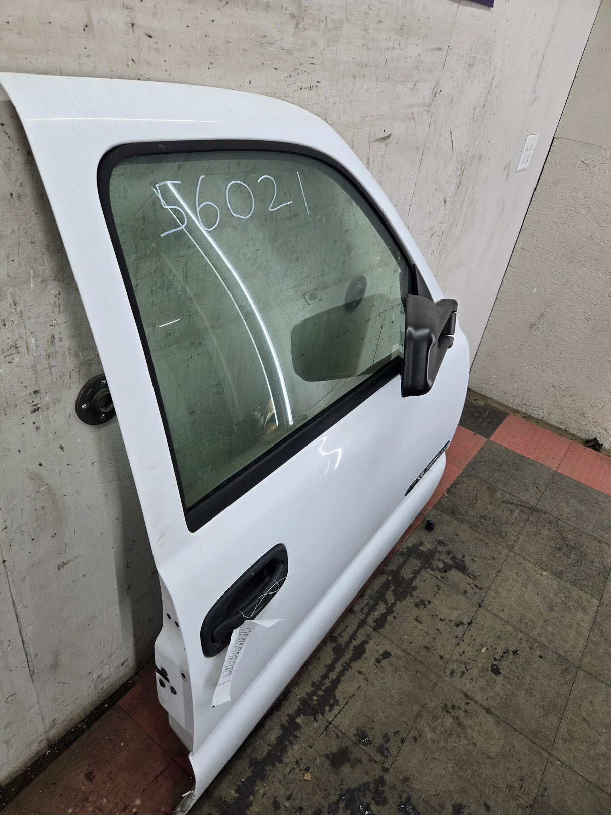 1999-2006 Chevrolet Silverado / GMC Sierra 1500 2500 3500 HD Front Passenger side Door RH